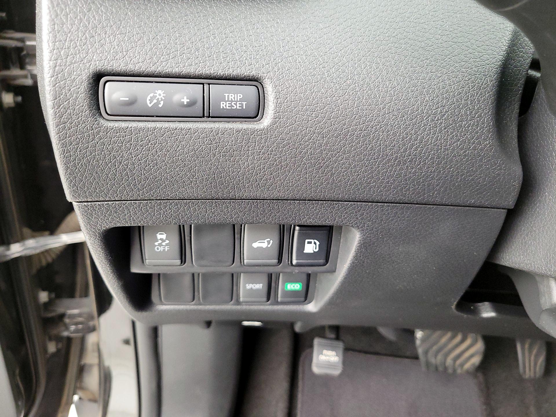 Thumbnail: 2018 Nissan Rogue - 13