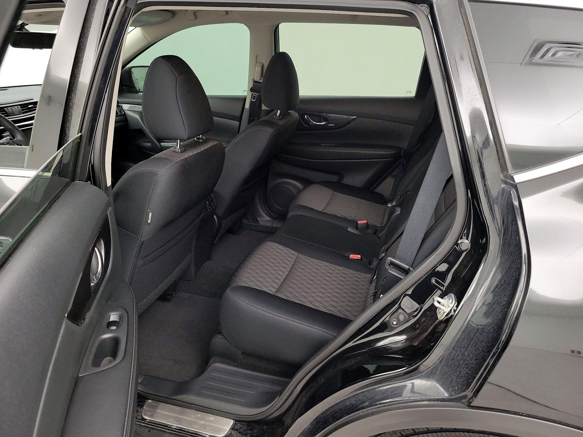 Thumbnail: 2018 Nissan Rogue - 19