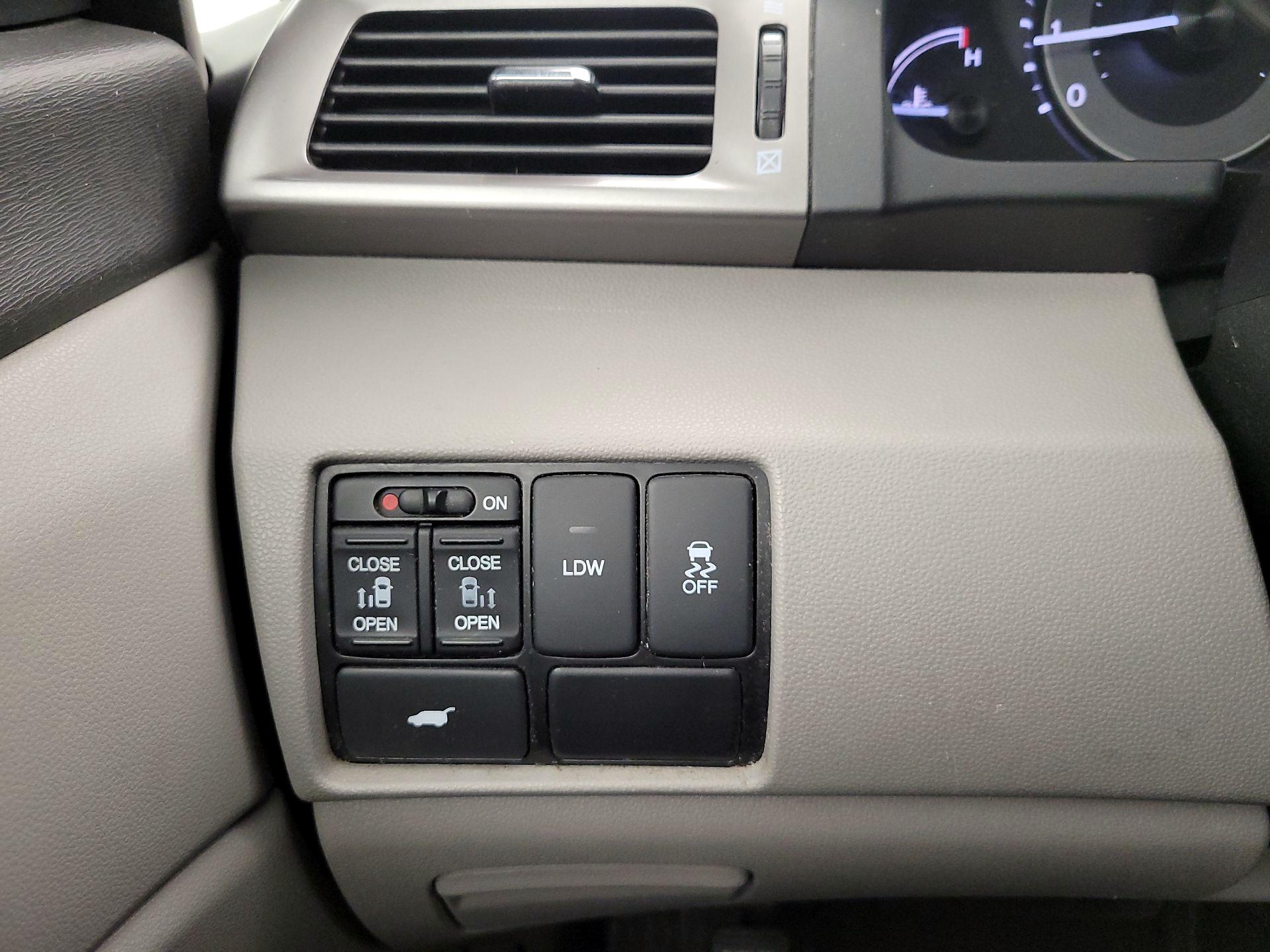 Thumbnail: 2016 Honda Odyssey - 13