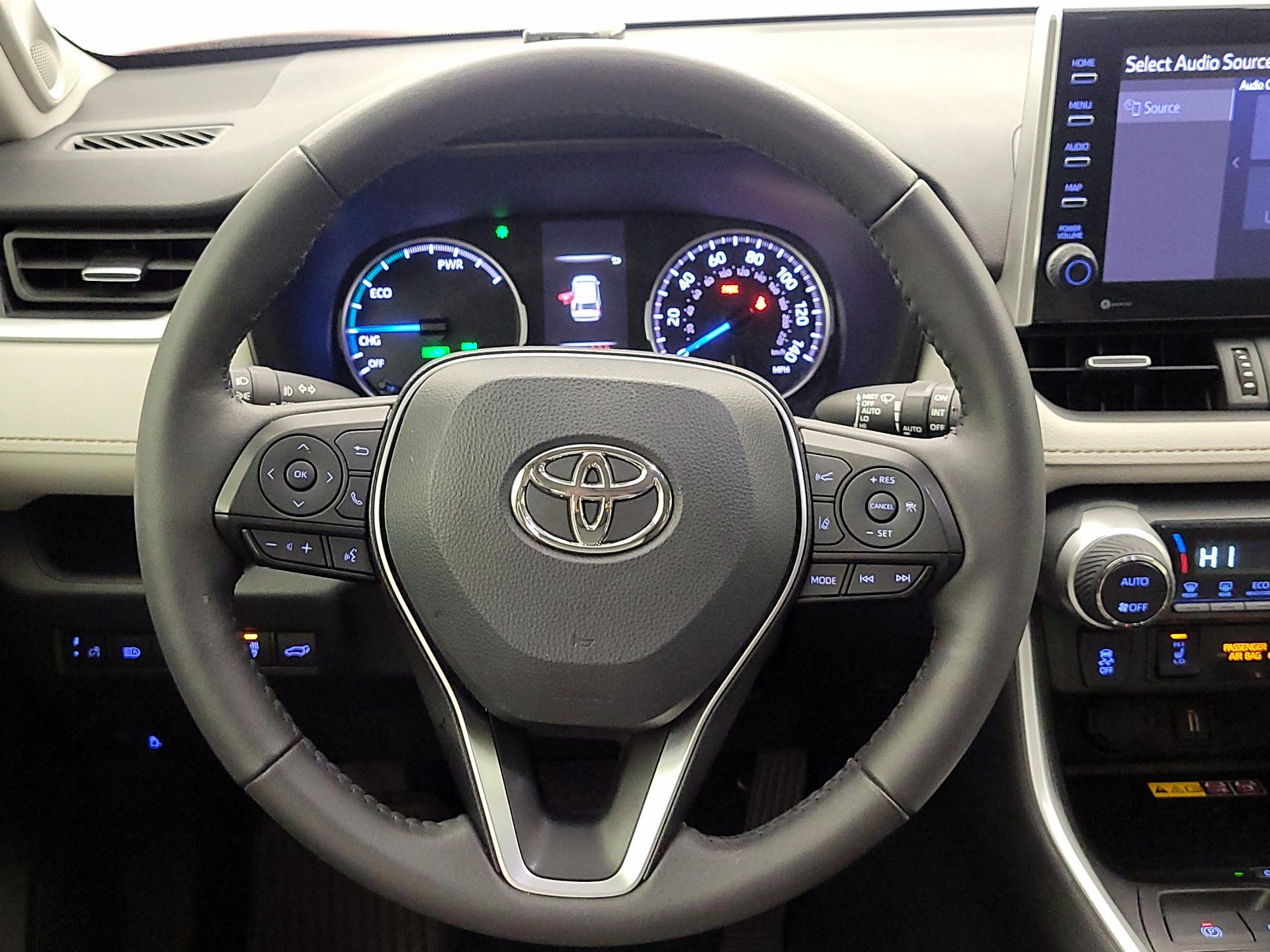 Thumbnail: 2022 Toyota RAV4 - 10