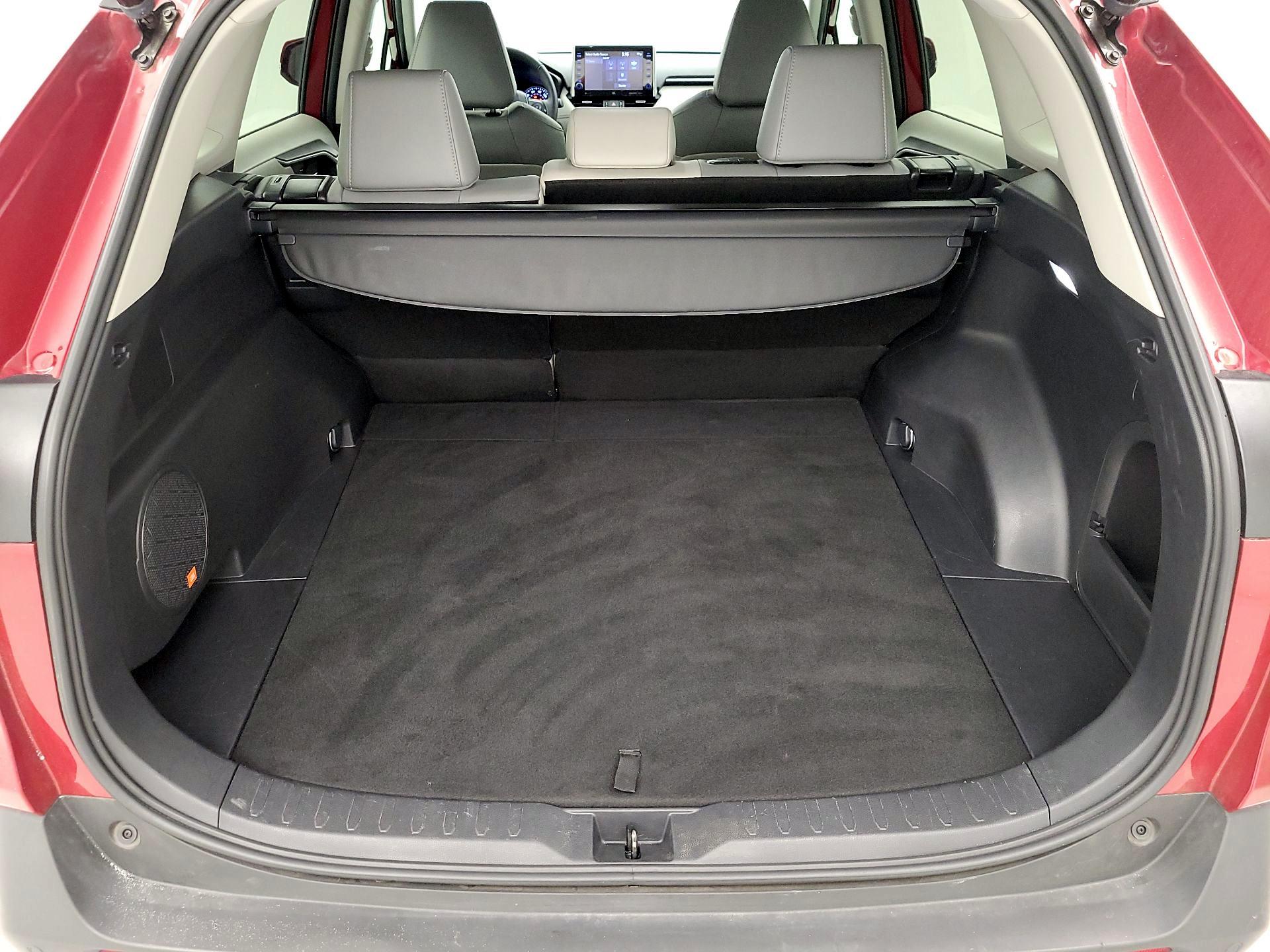 Thumbnail: 2022 Toyota RAV4 - 19