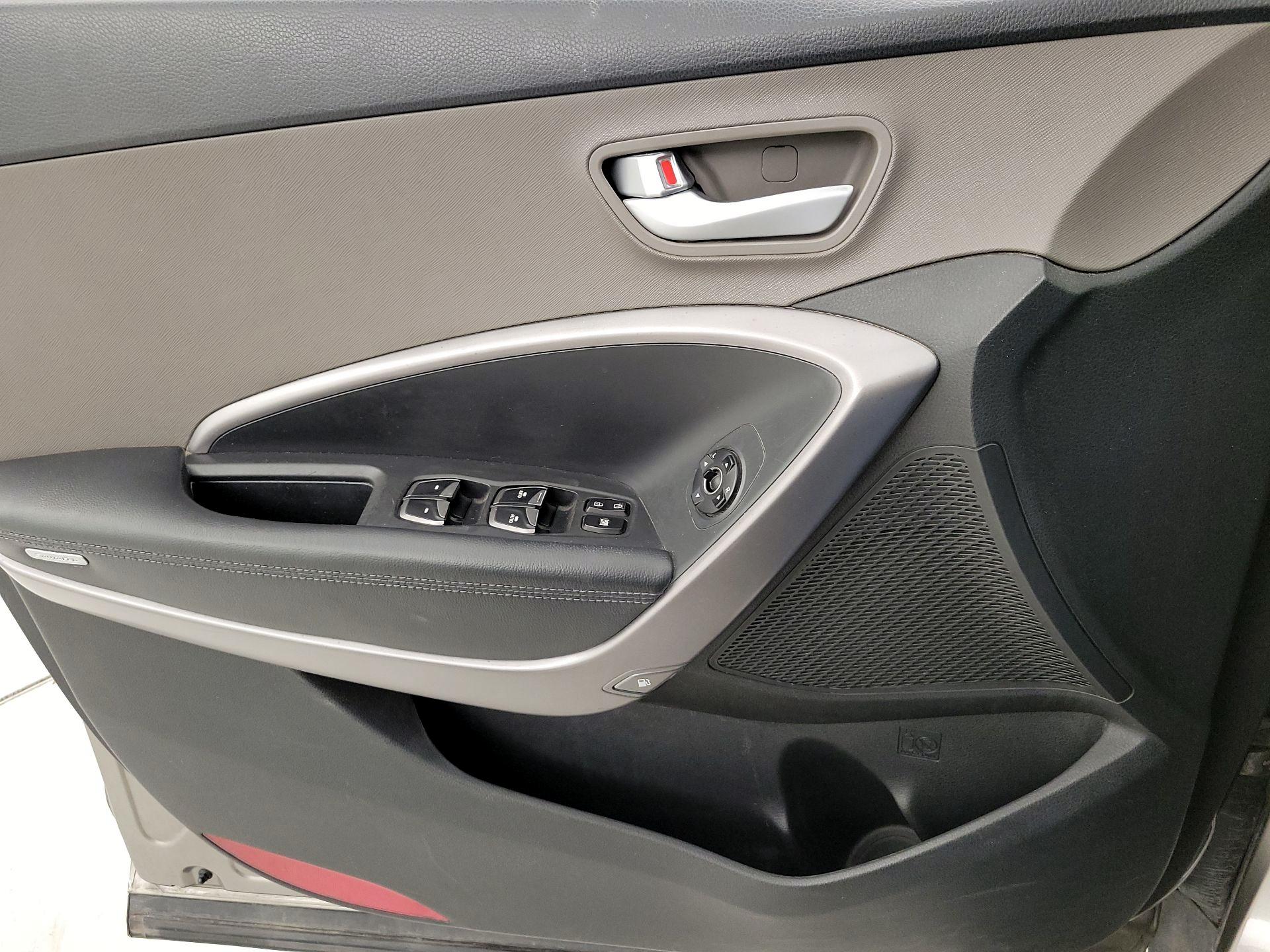 Thumbnail: 2015 Hyundai Santa Fe - 12