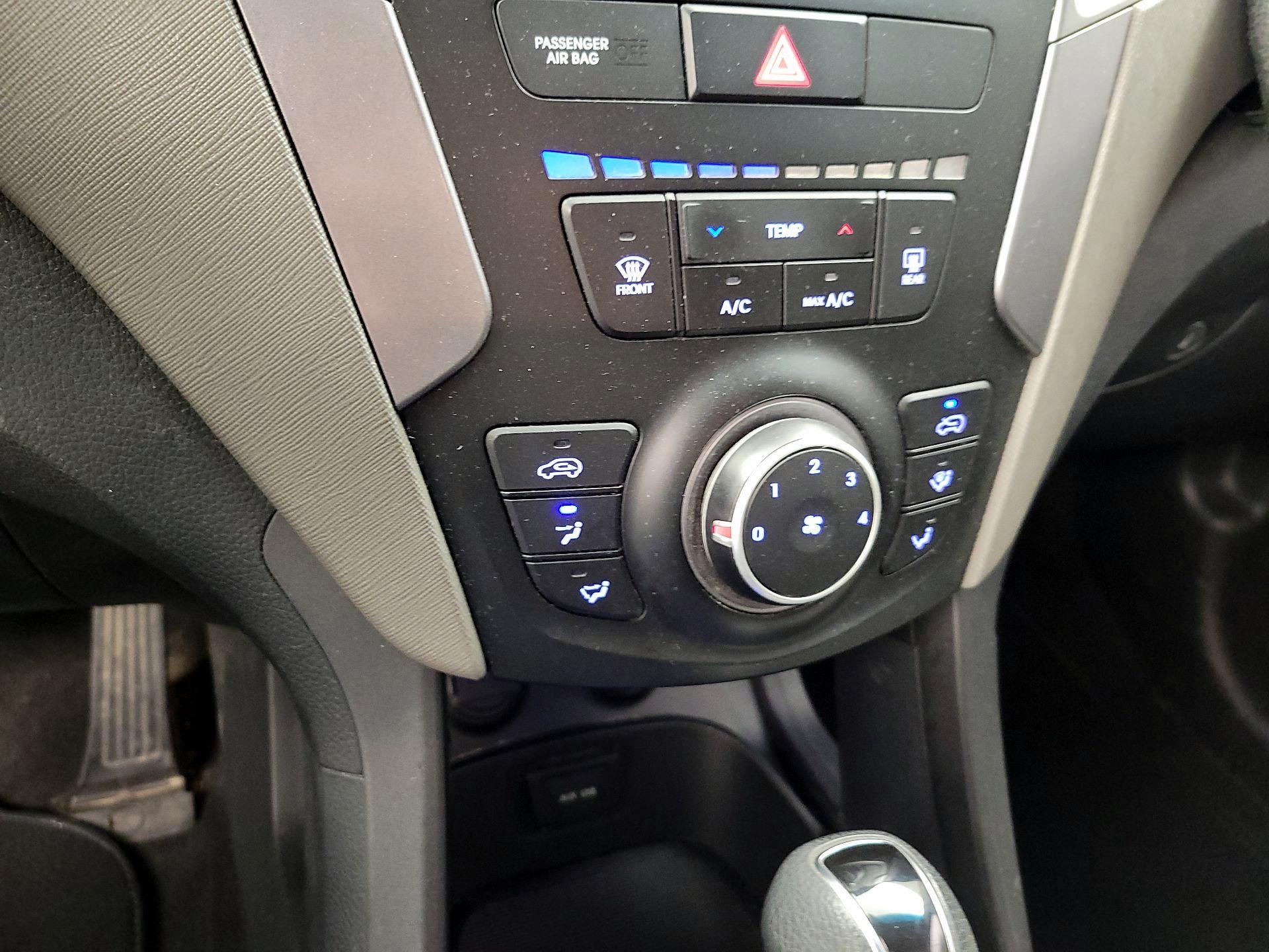 Thumbnail: 2015 Hyundai Santa Fe - 14