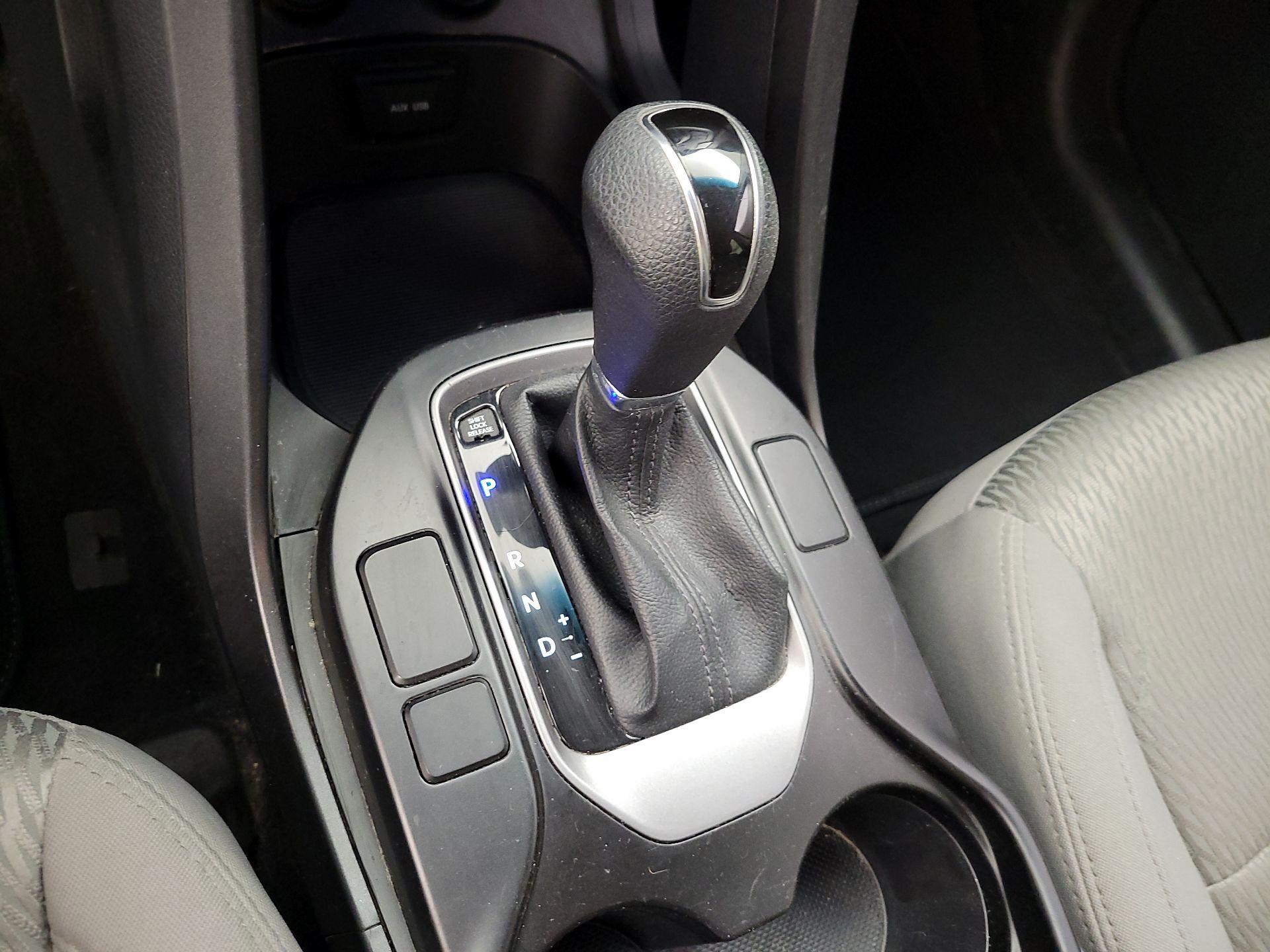 Thumbnail: 2015 Hyundai Santa Fe - 15