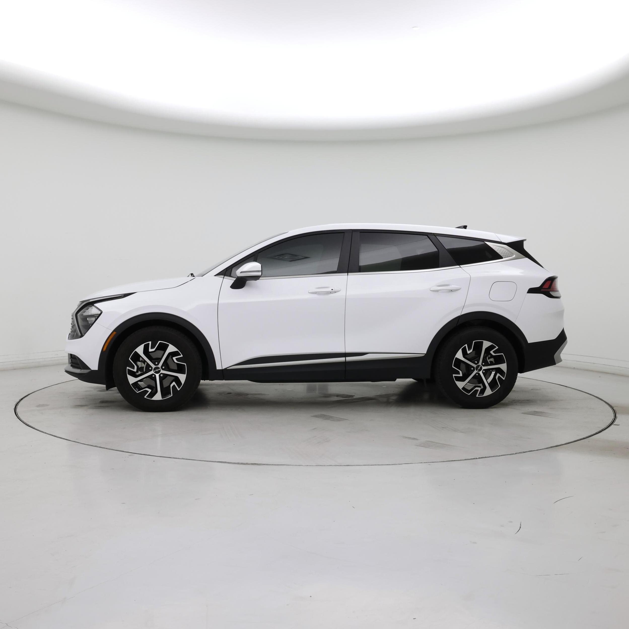 Thumbnail: 2023 Kia Sportage - 3
