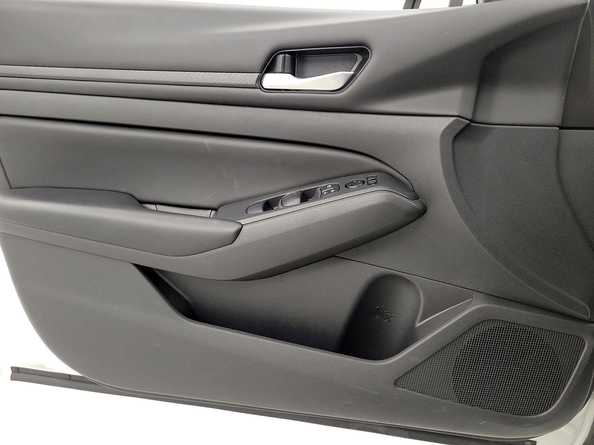 Thumbnail: 2021 Nissan Altima - 12