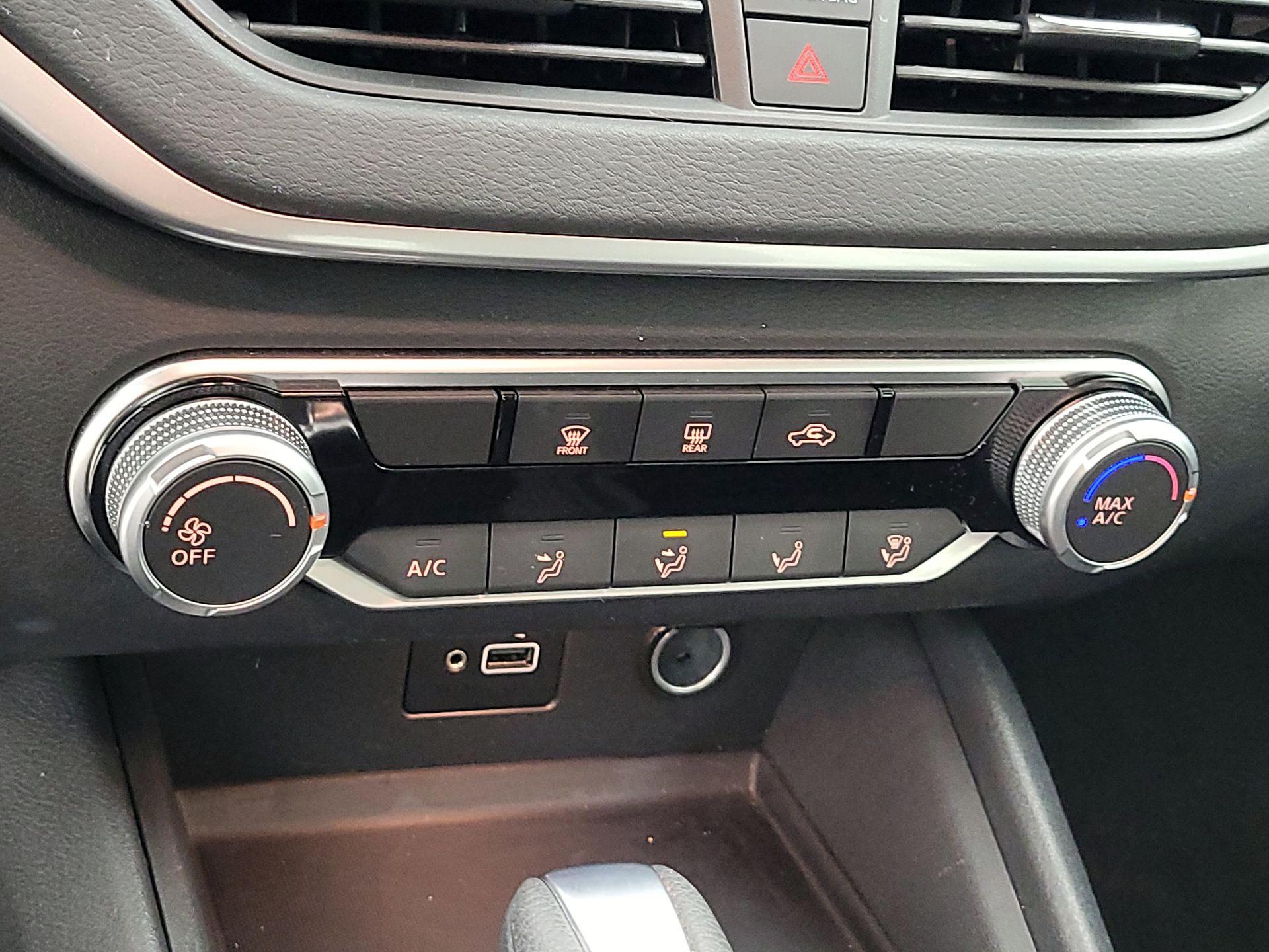 Thumbnail: 2021 Nissan Altima - 16