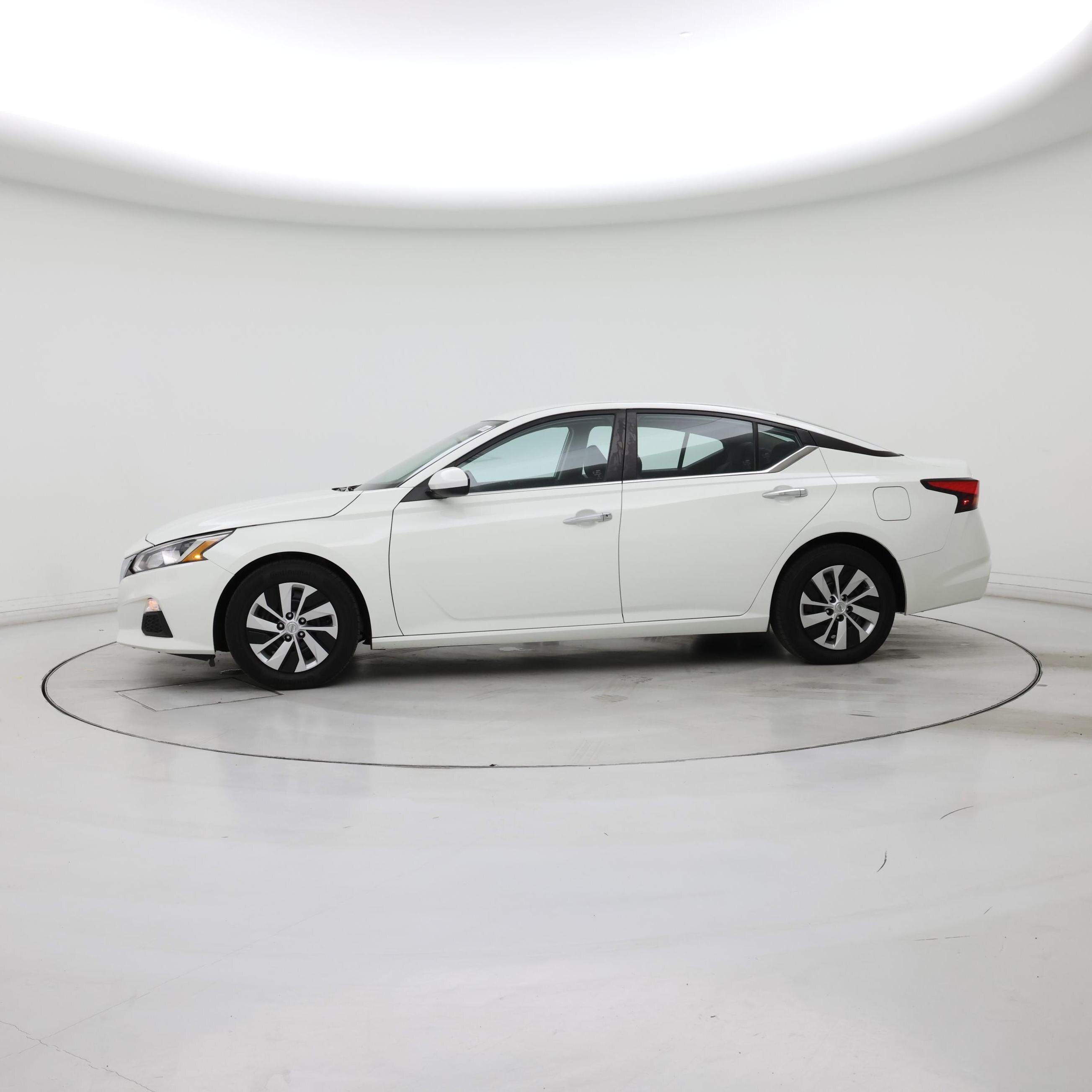 Thumbnail: 2021 Nissan Altima - 3