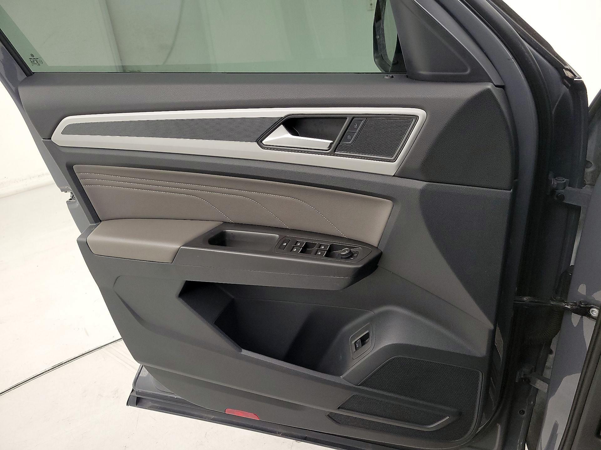 Thumbnail: 2022 Volkswagen Atlas - 12