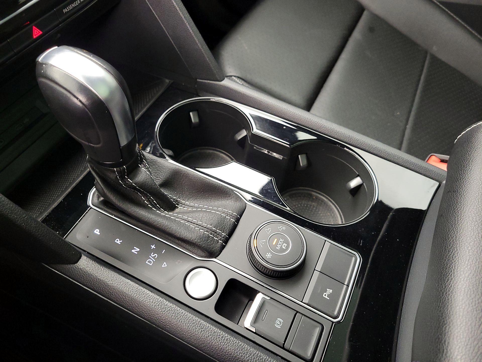 Thumbnail: 2022 Volkswagen Atlas - 18