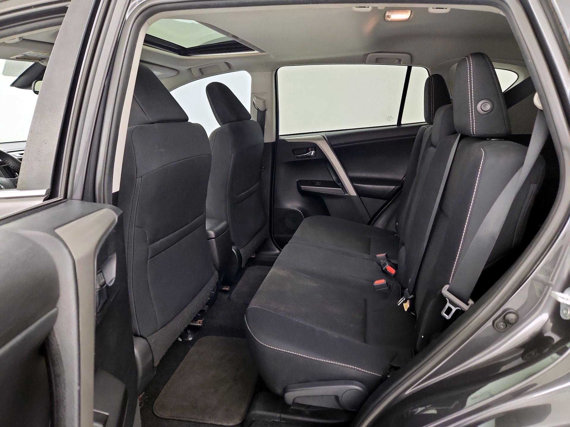 Thumbnail: 2017 Toyota RAV4 - 20