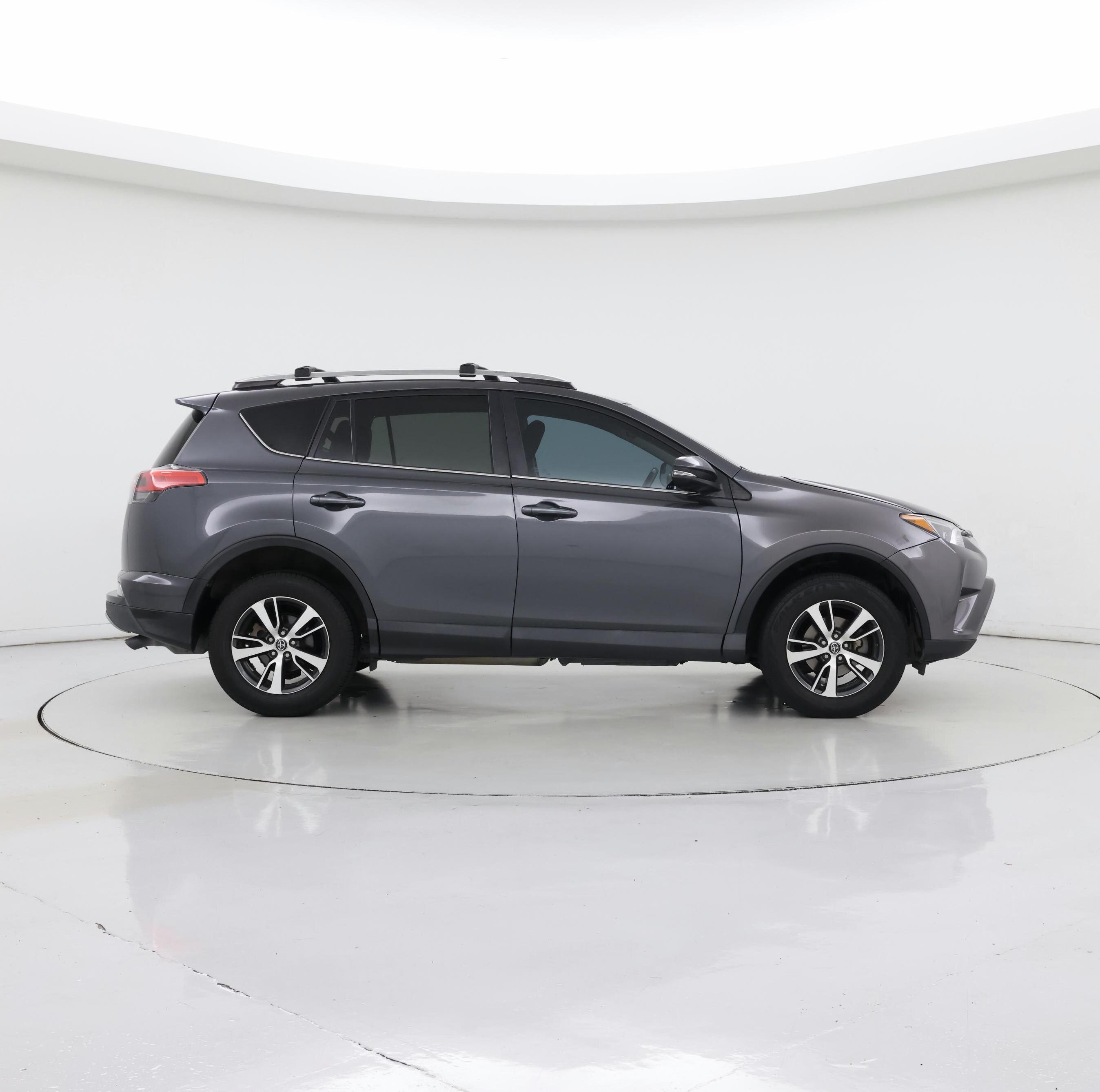 Thumbnail: 2017 Toyota RAV4 - 7