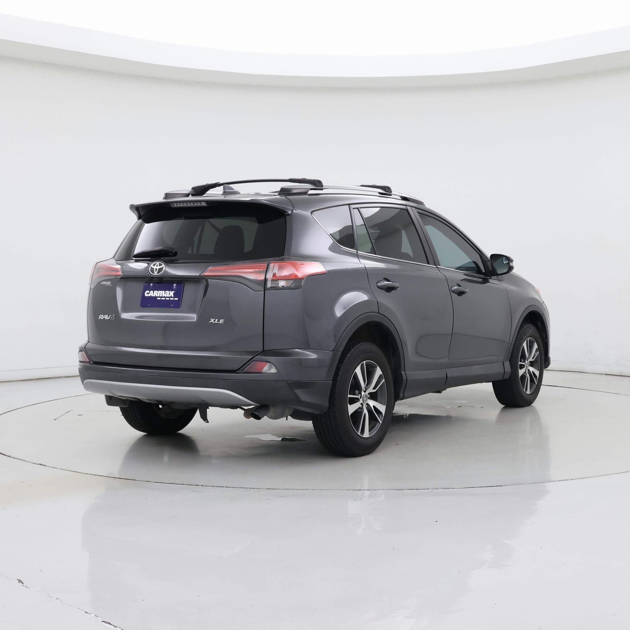 Thumbnail: 2017 Toyota RAV4 - 8