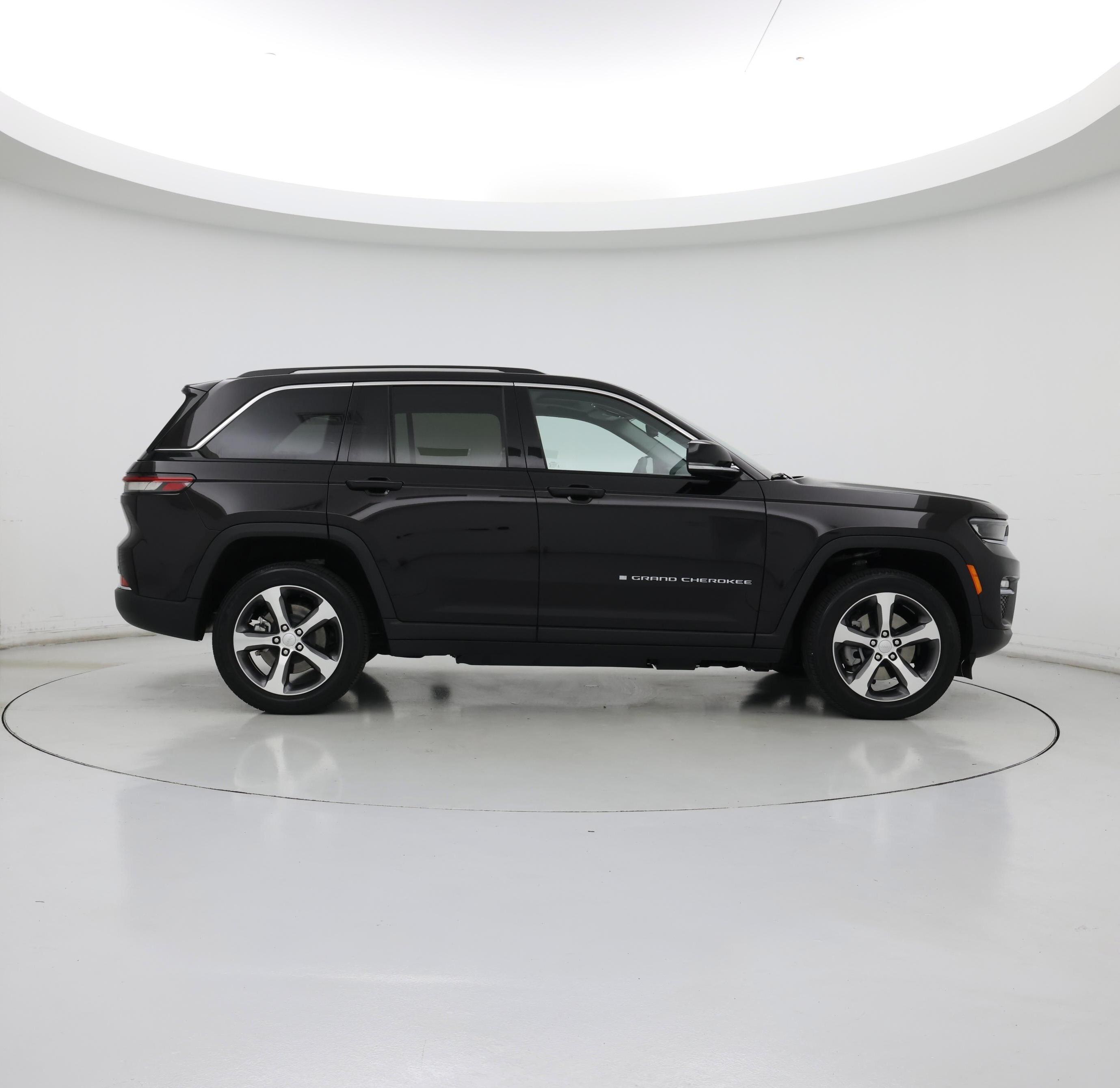 Thumbnail: 2022 Jeep Grand Cherokee - 7