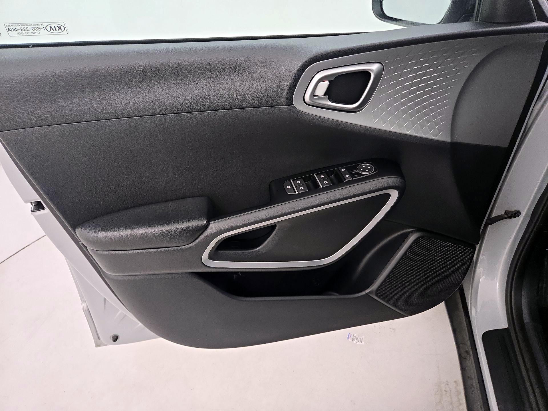 Thumbnail: 2020 Kia Soul - 12