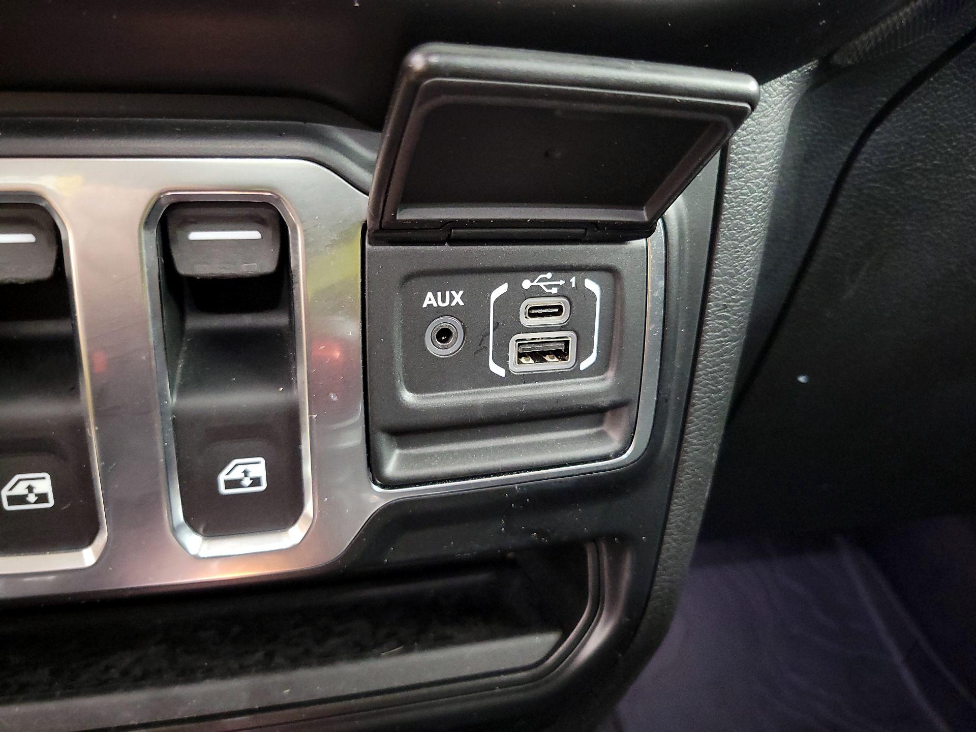Thumbnail: 2021 Jeep Wrangler - 19
