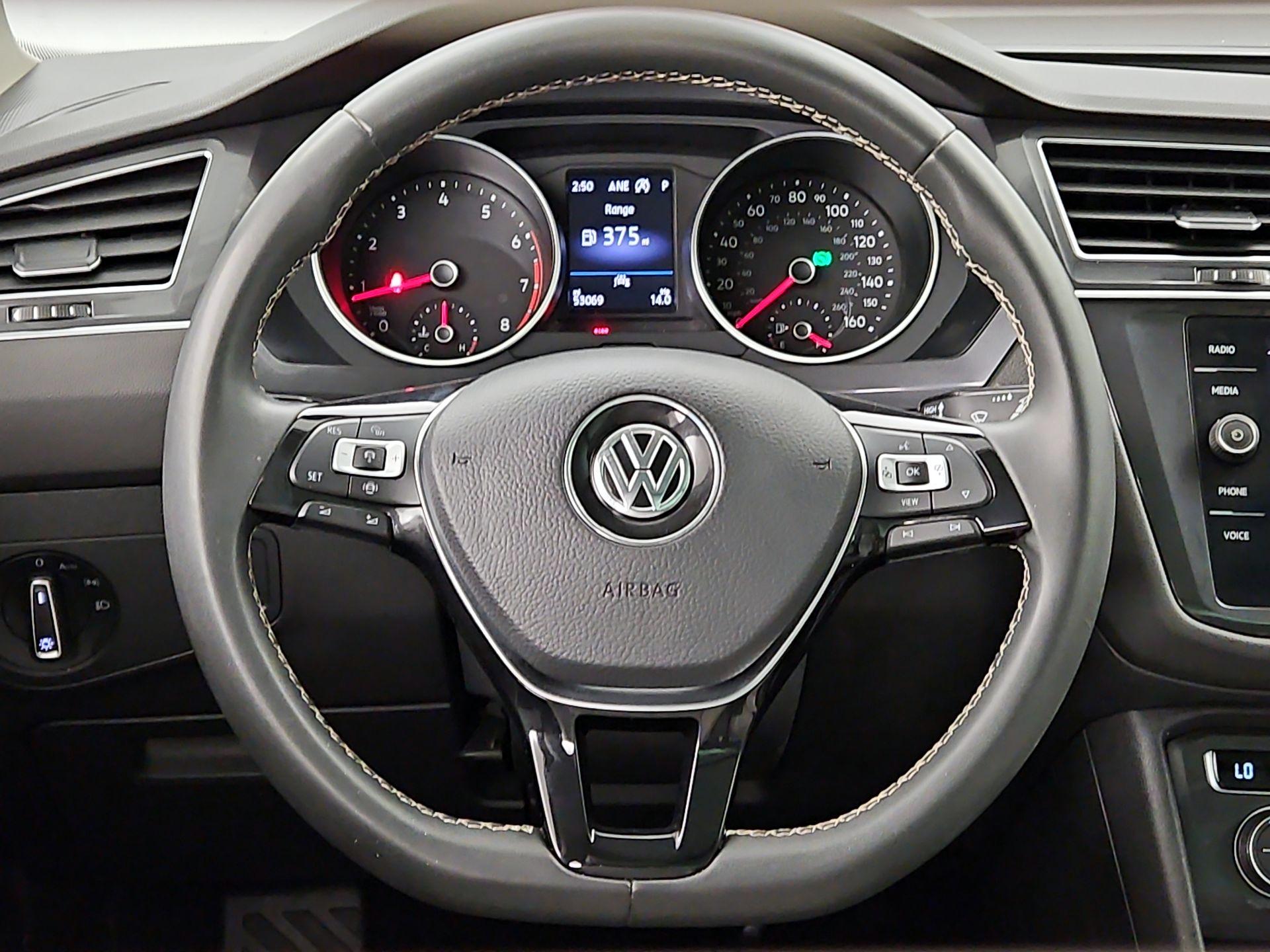 Thumbnail: 2021 Volkswagen Tiguan - 10