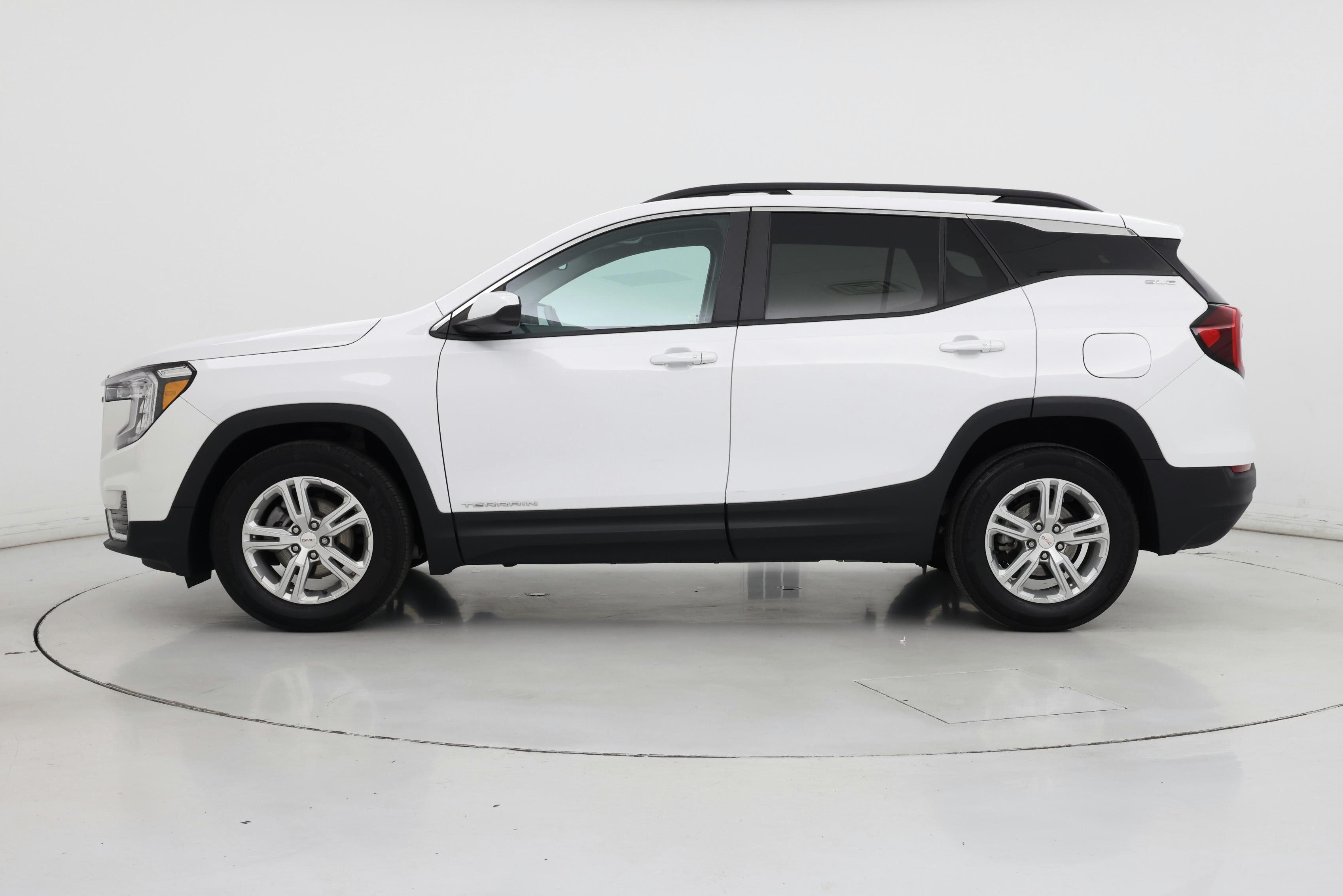 Thumbnail: 2022 GMC Terrain - 3