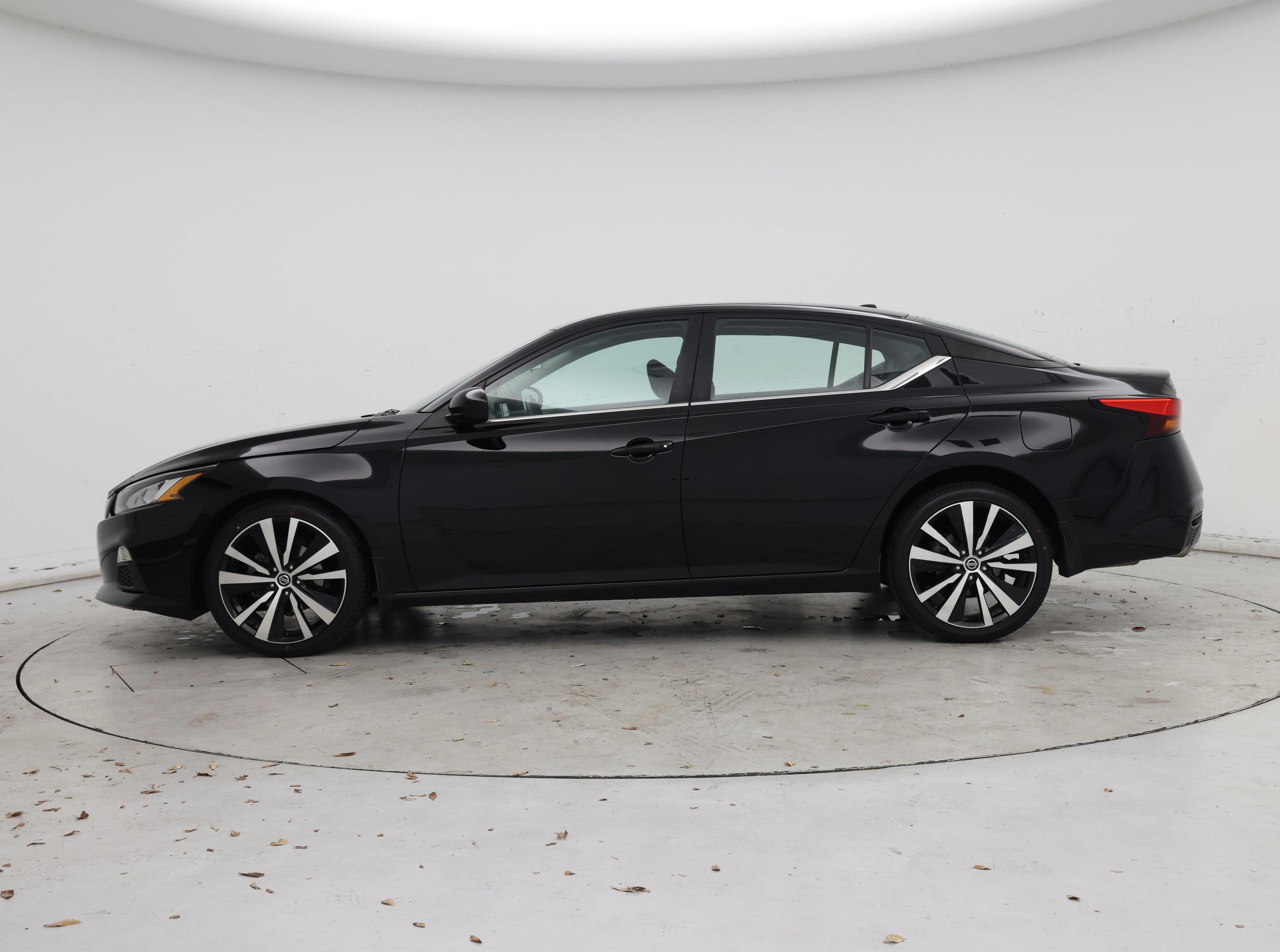 Thumbnail: 2020 Nissan Altima - 3
