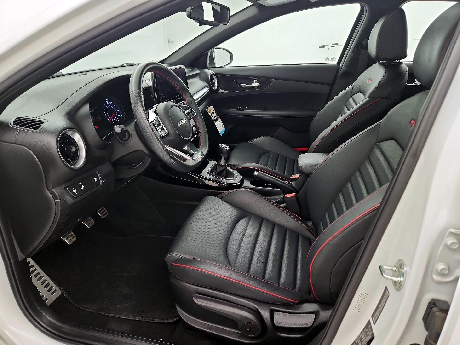 Thumbnail: 2022 Kia Forte - 11