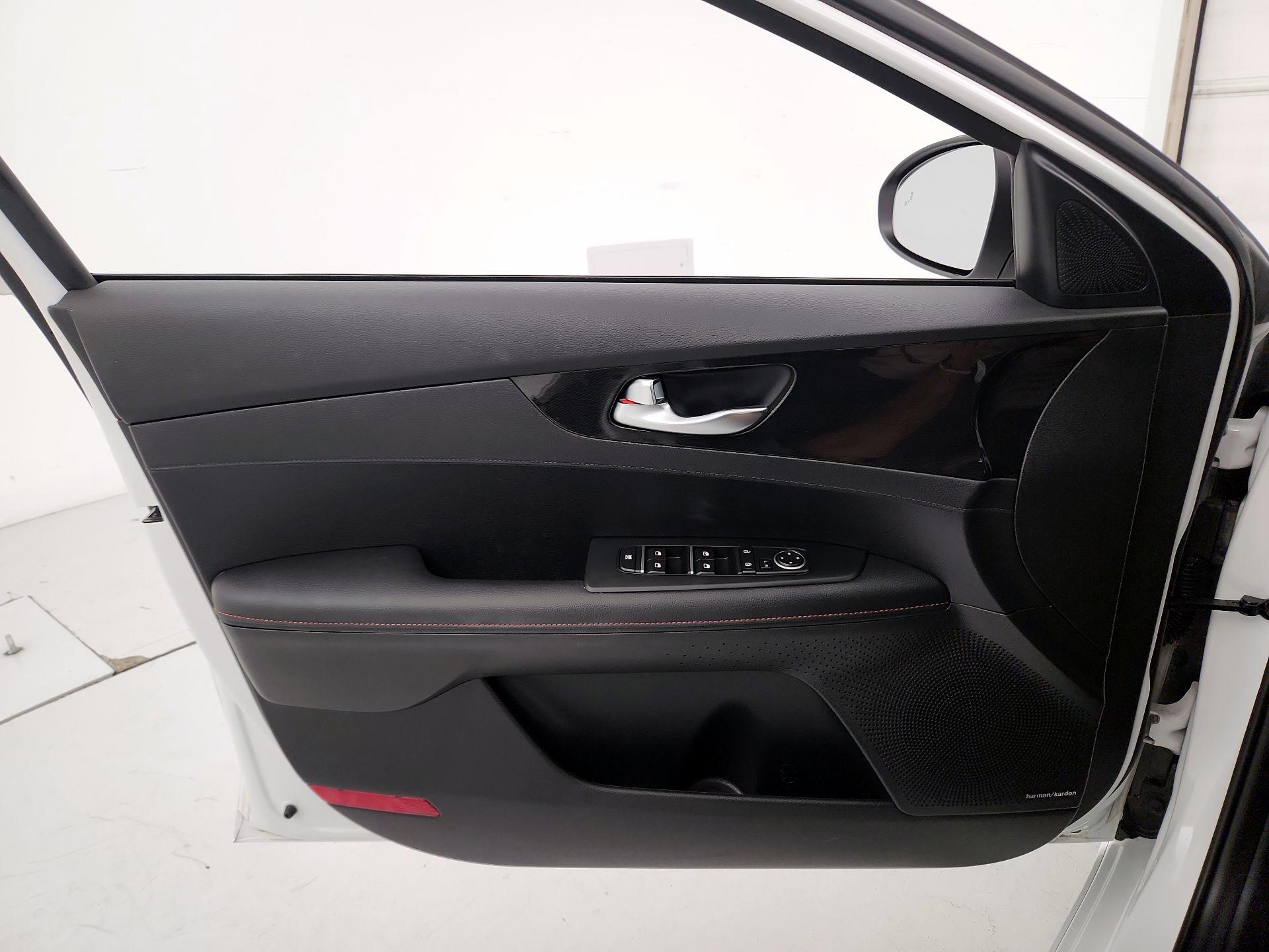Thumbnail: 2022 Kia Forte - 12