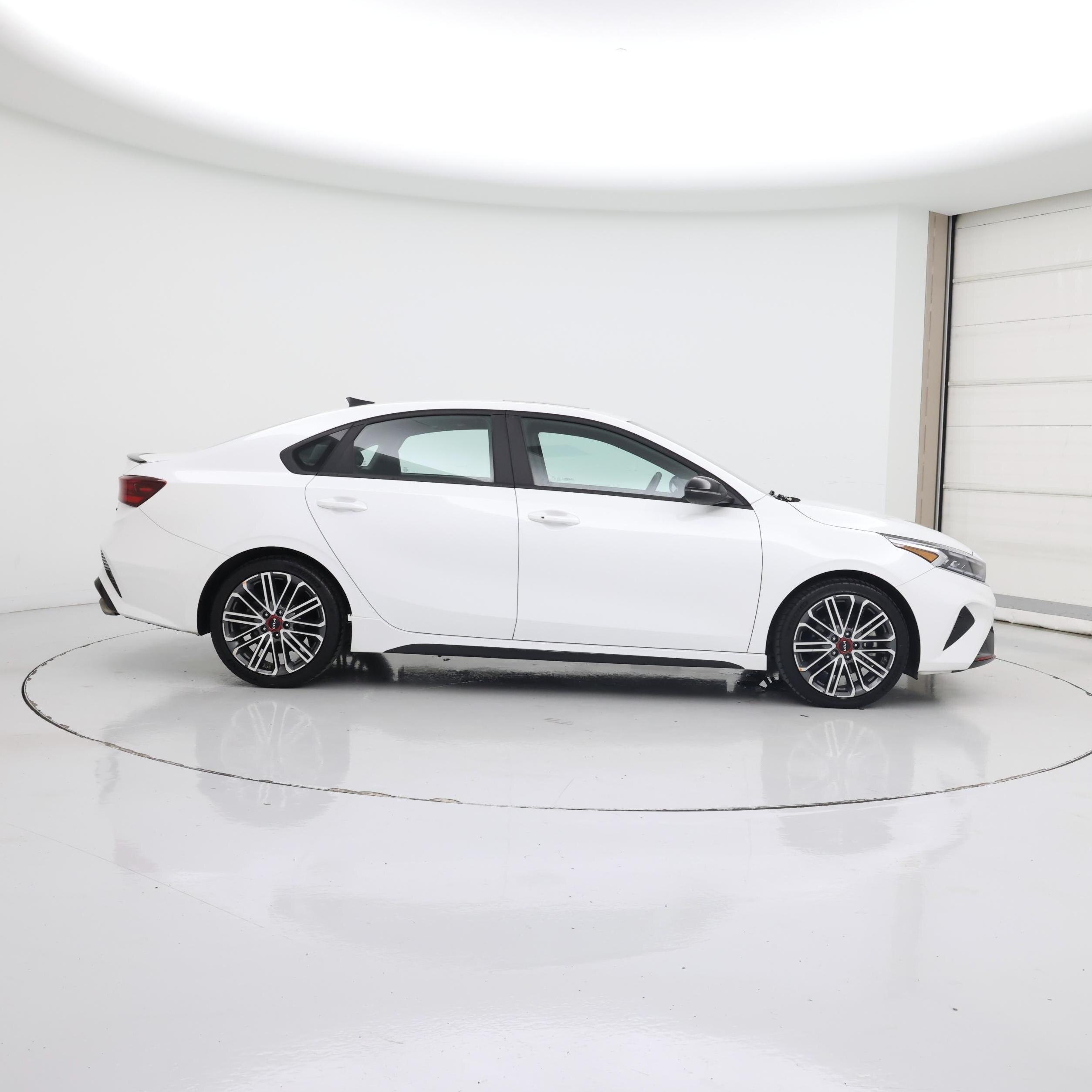 Thumbnail: 2022 Kia Forte - 7