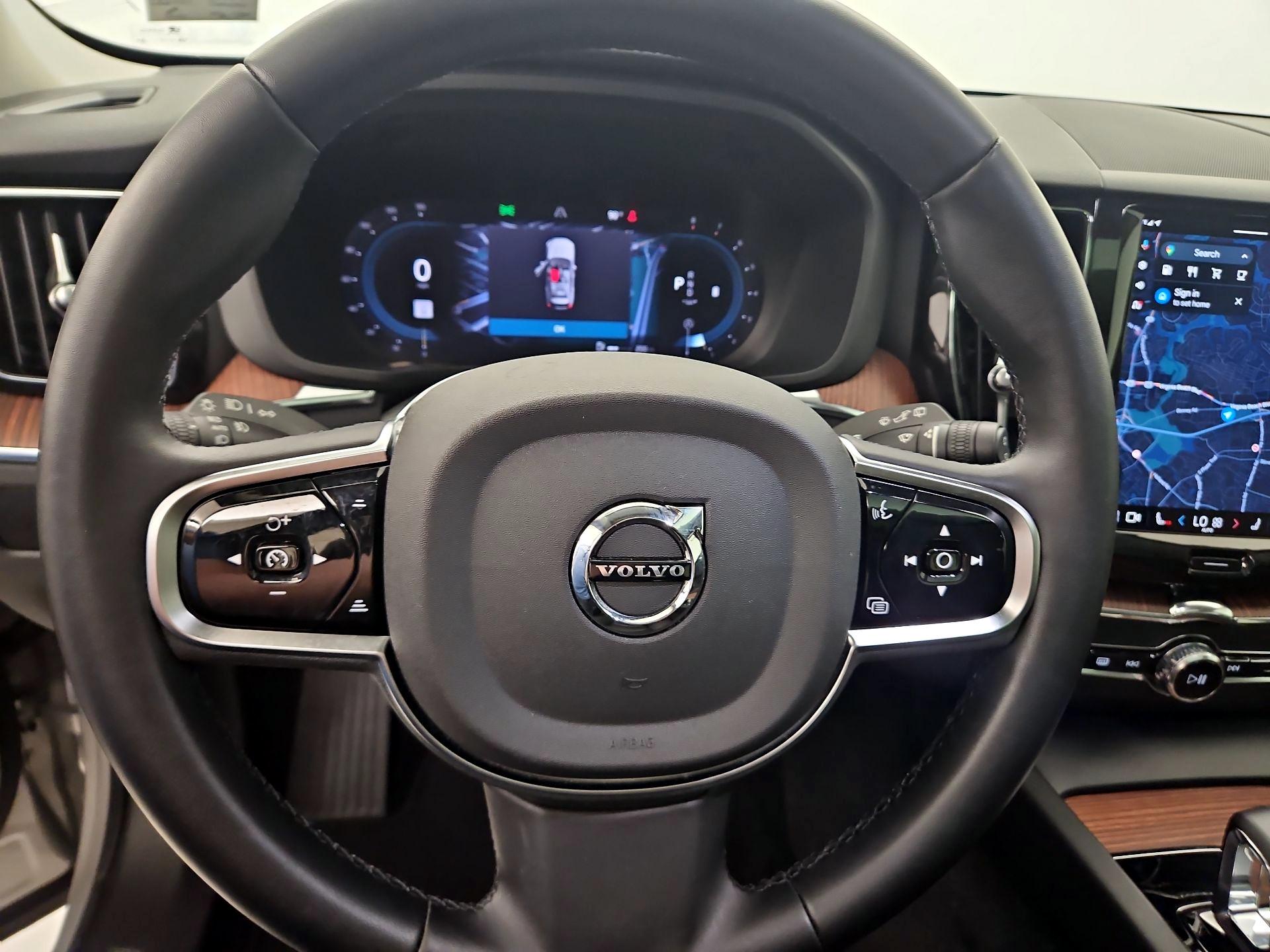 Thumbnail: 2024 Volvo XC60 - 10
