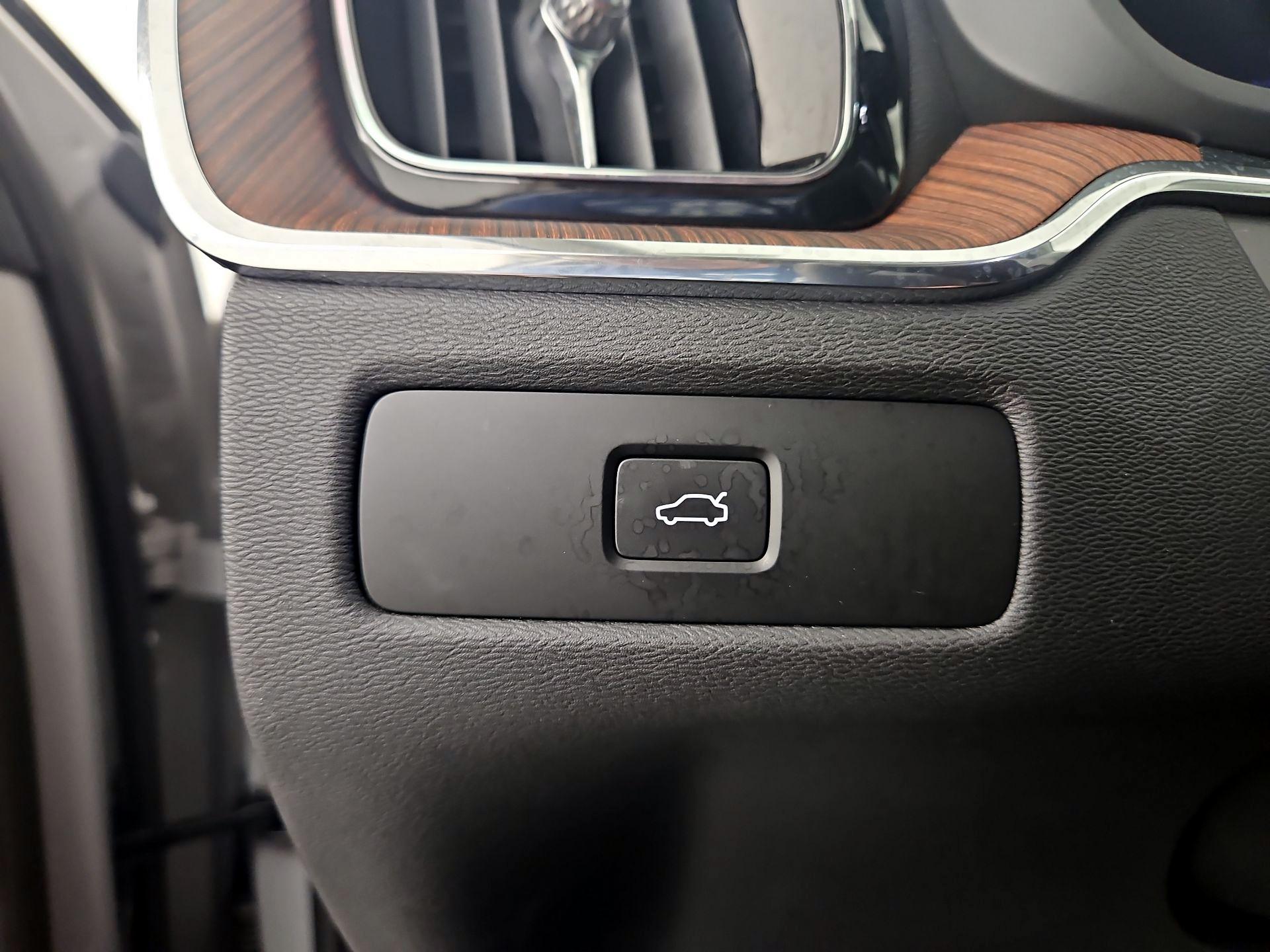 Thumbnail: 2024 Volvo XC60 - 13