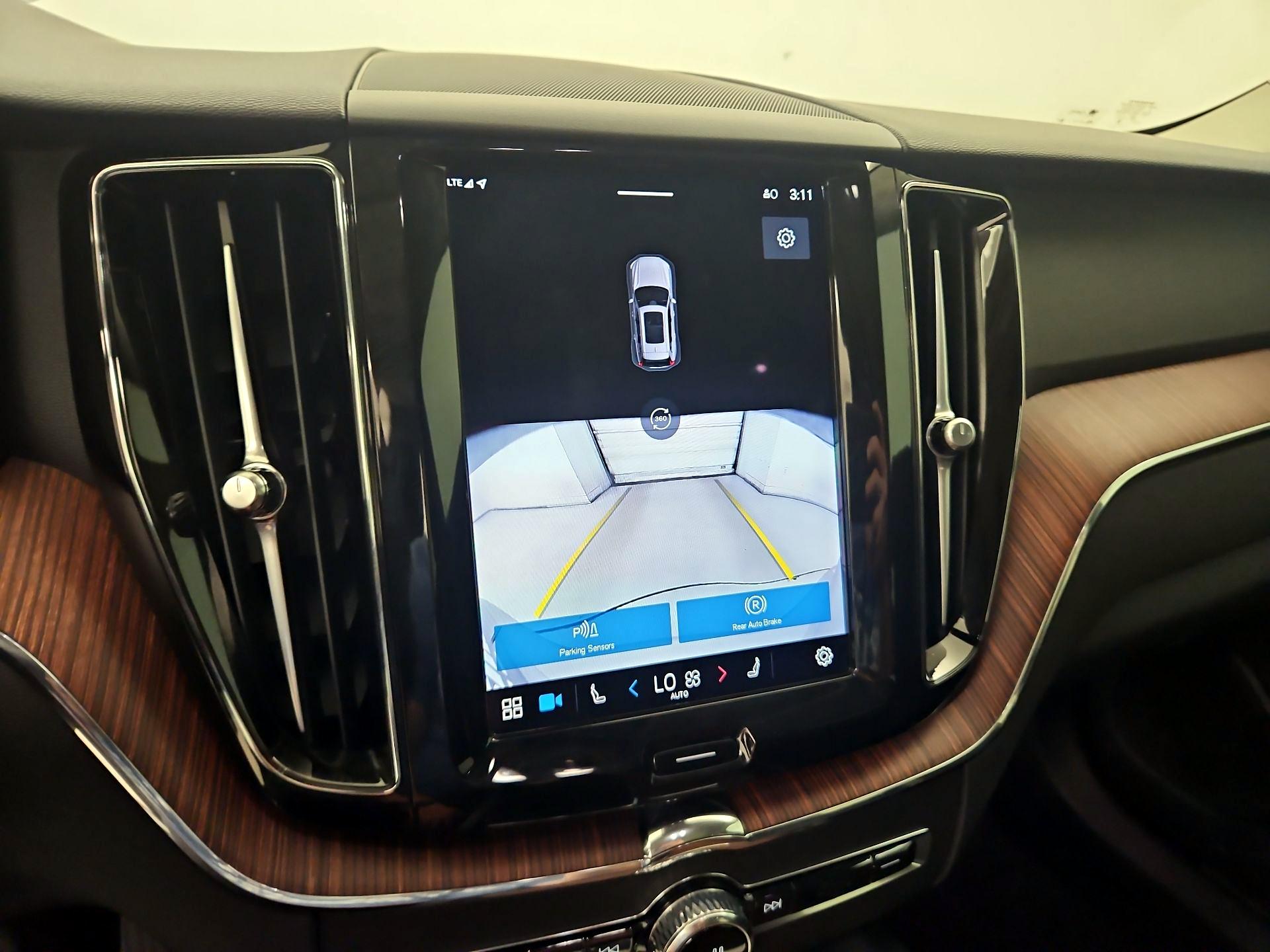 Thumbnail: 2024 Volvo XC60 - 15