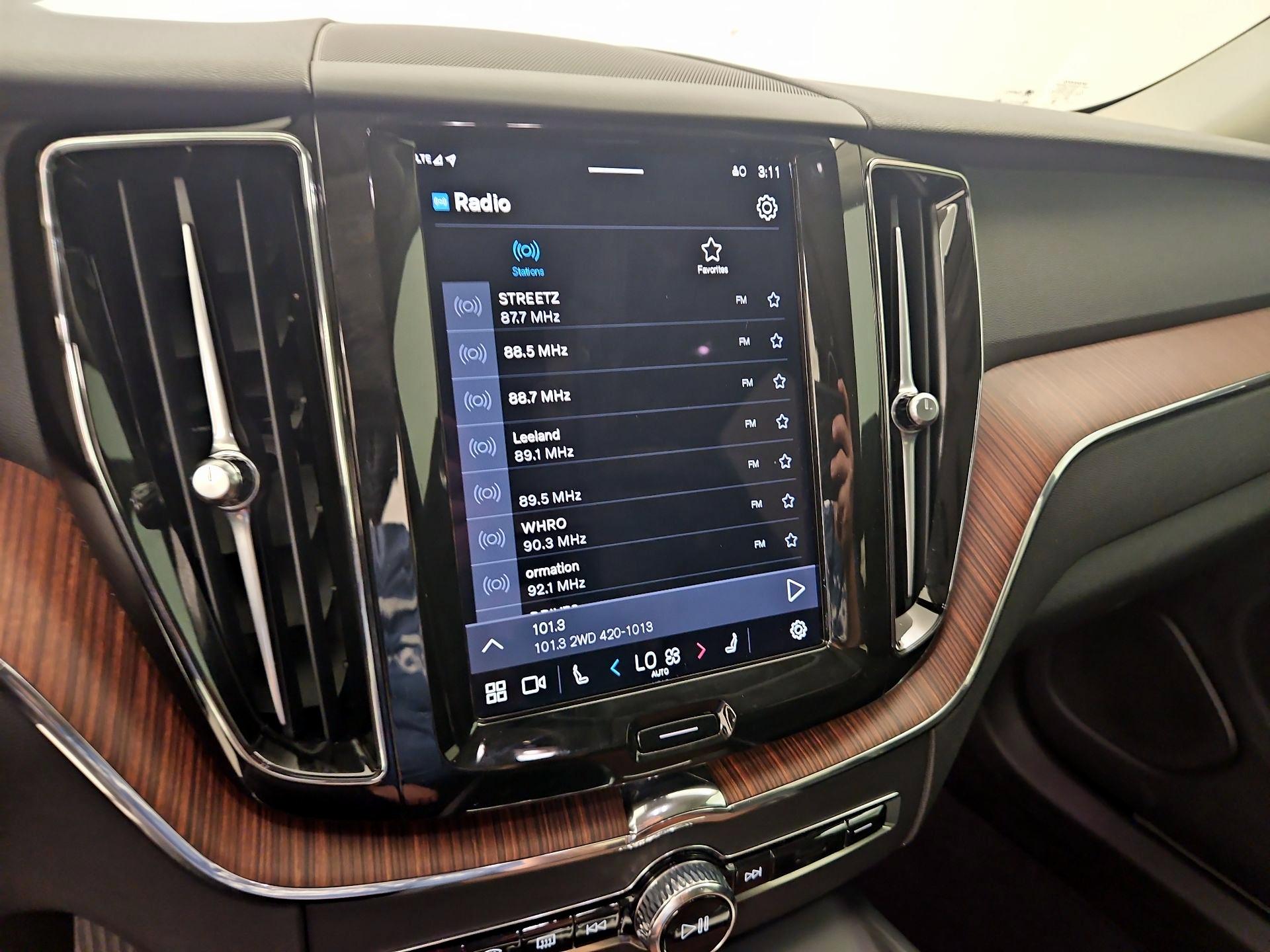 Thumbnail: 2024 Volvo XC60 - 16