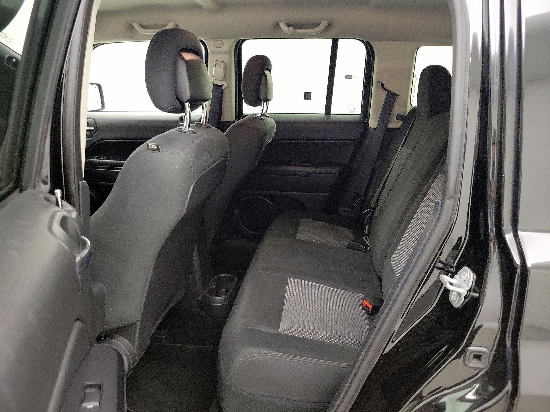 Thumbnail: 2015 Jeep Patriot - 16