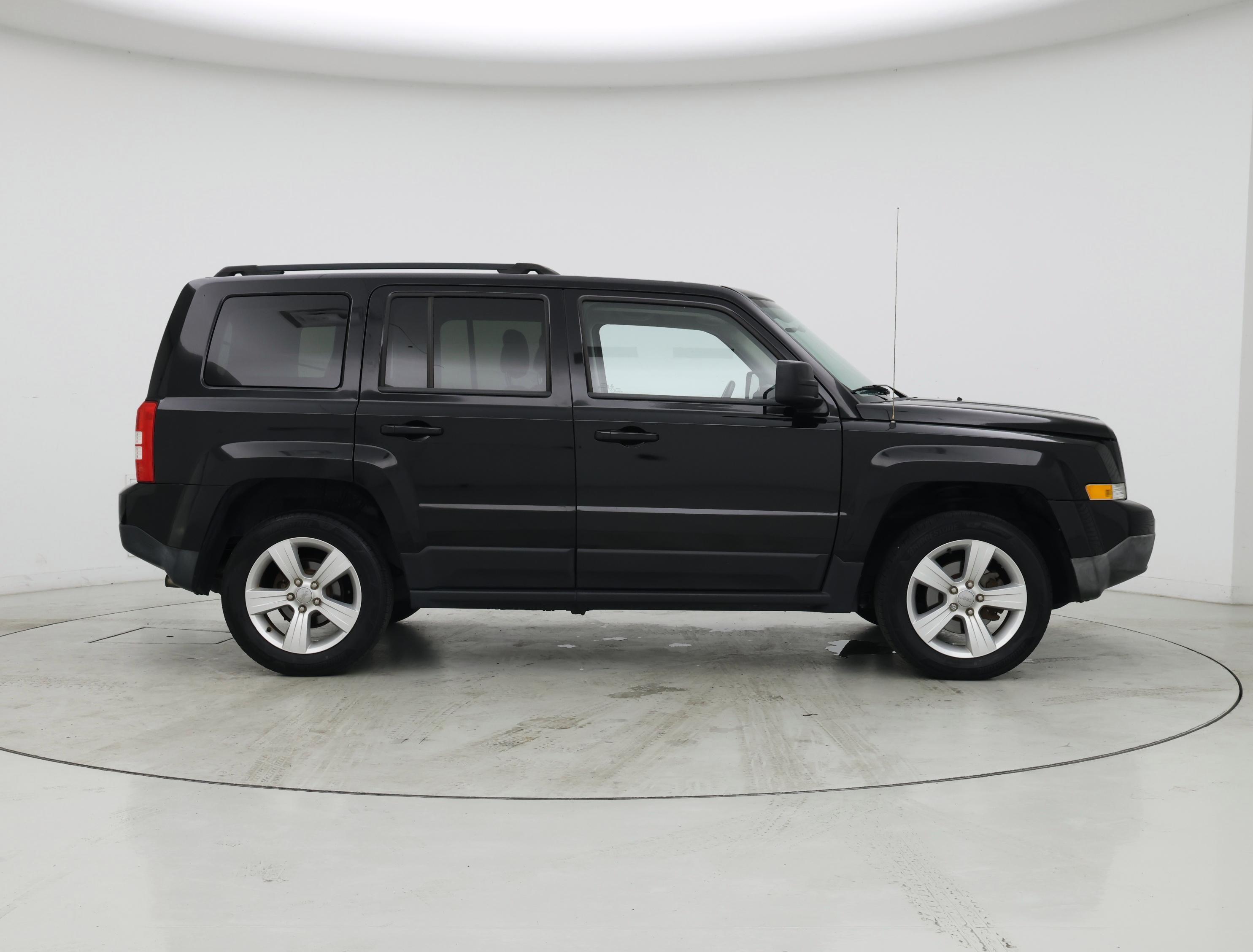 Thumbnail: 2015 Jeep Patriot - 7