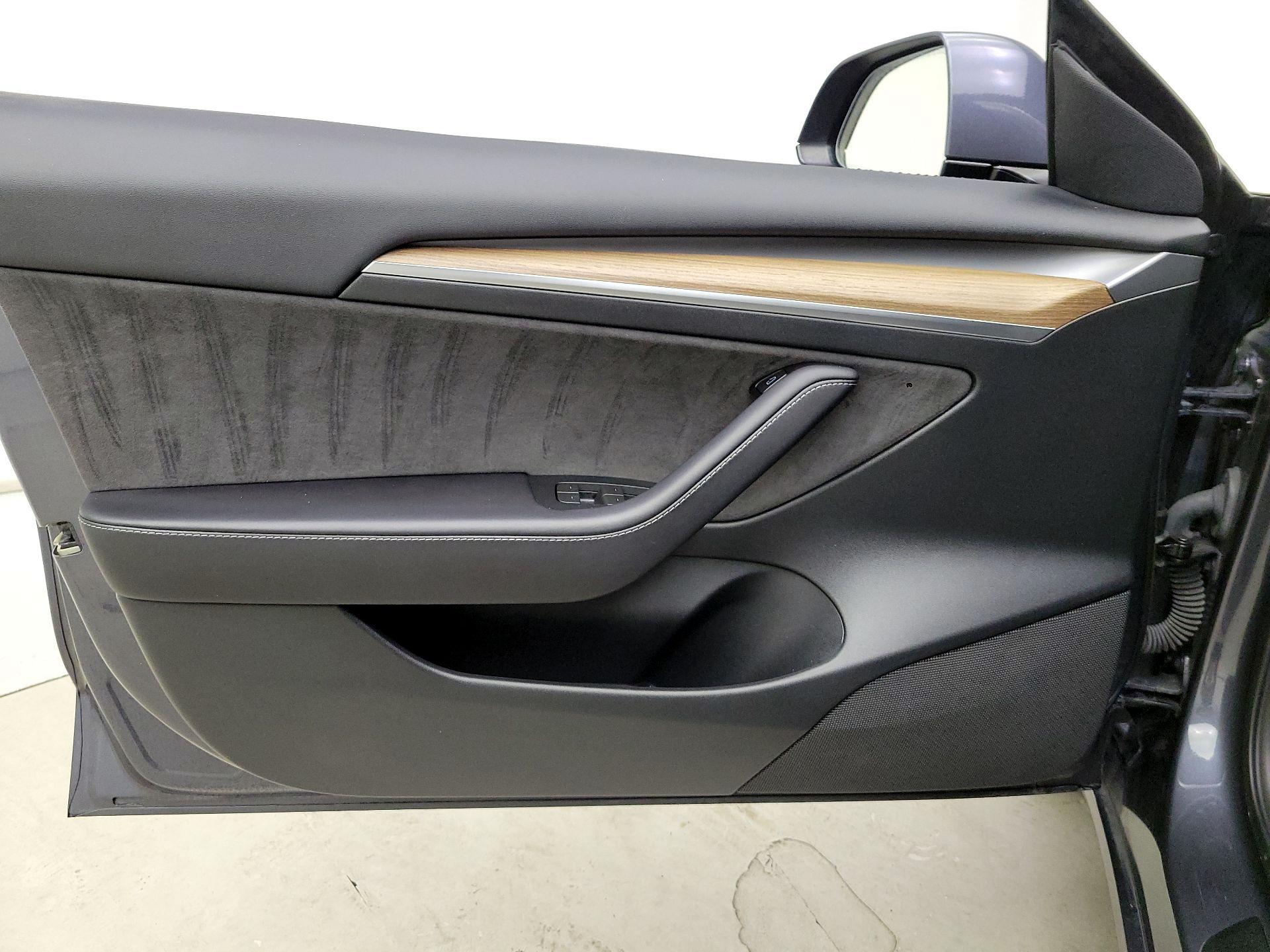 Thumbnail: 2023 Tesla Model 3 - 12