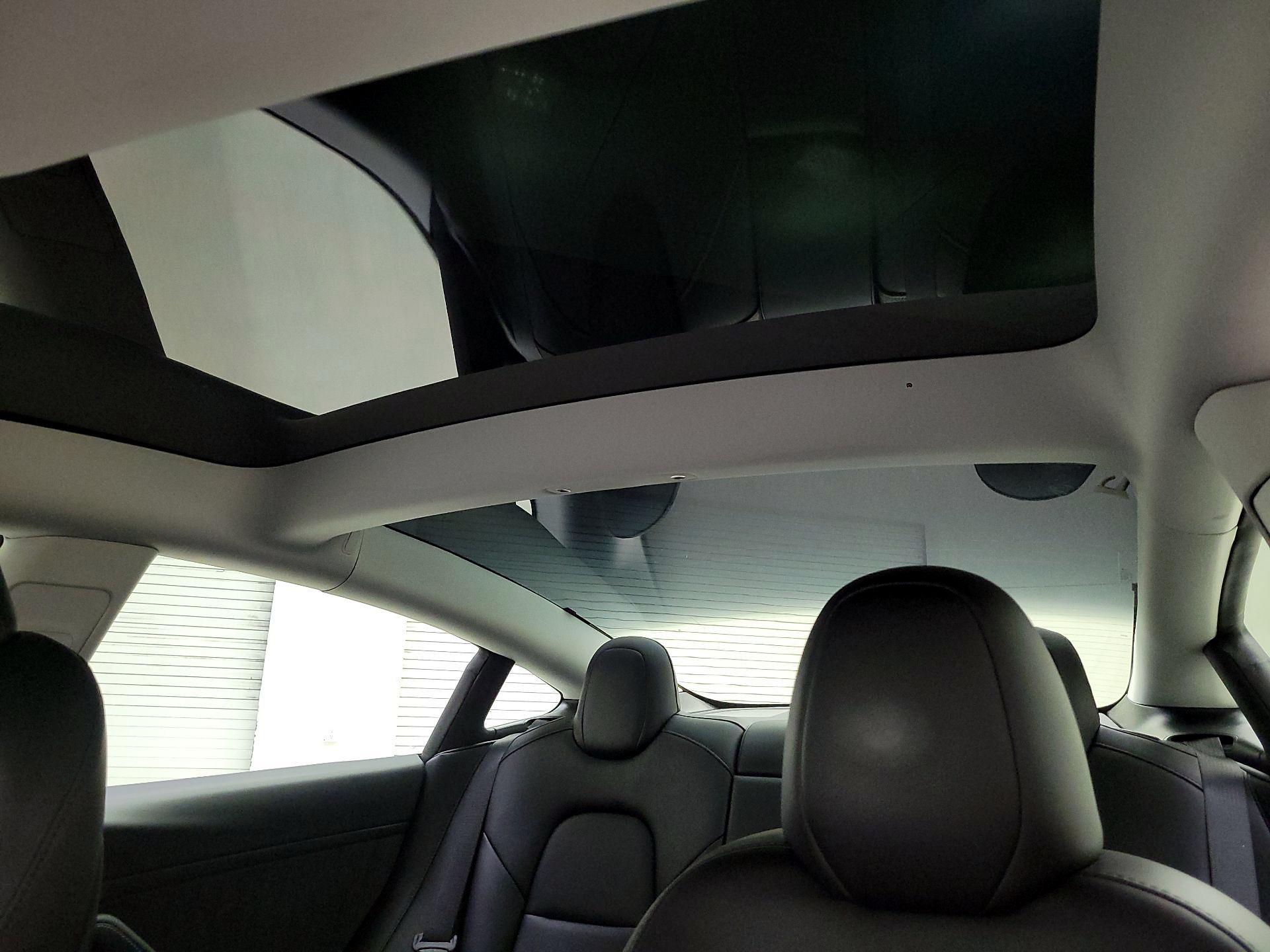 Thumbnail: 2023 Tesla Model 3 - 19