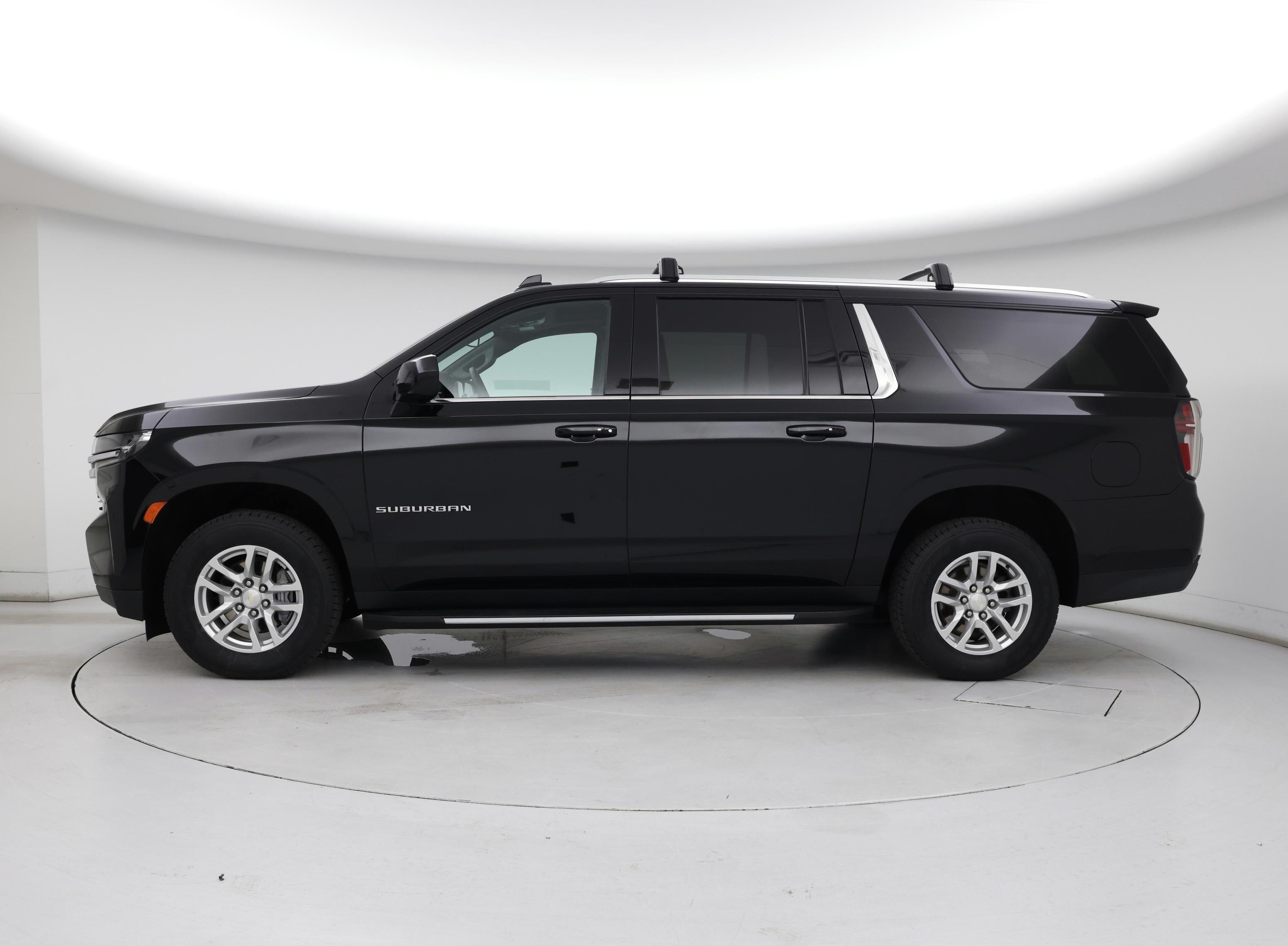 Thumbnail: 2021 Chevrolet Suburban - 3