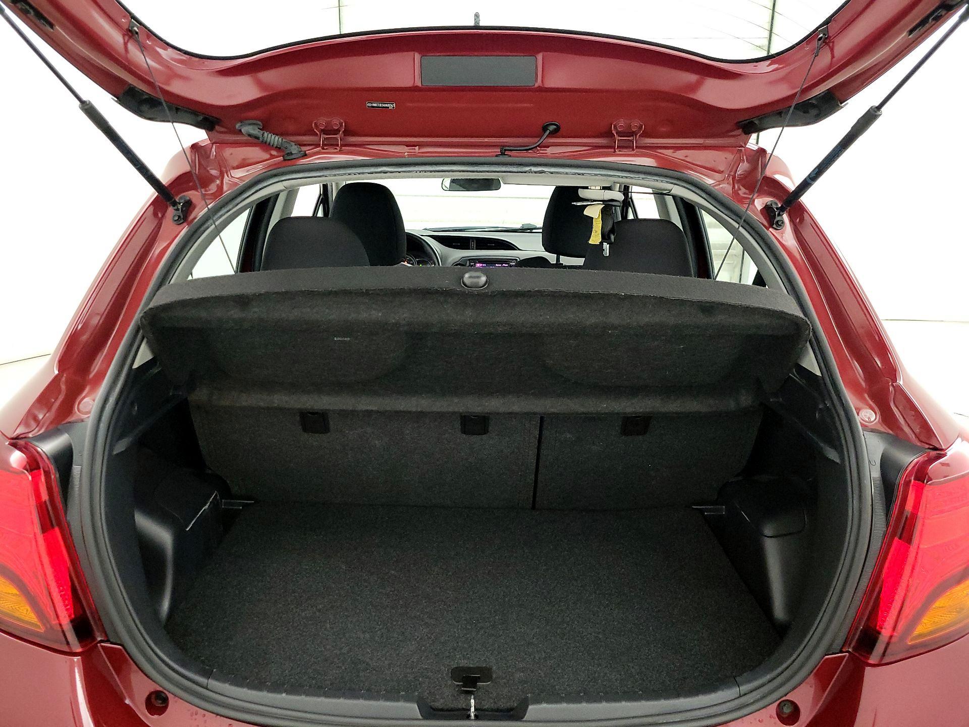 Thumbnail: 2017 Toyota Yaris - 19