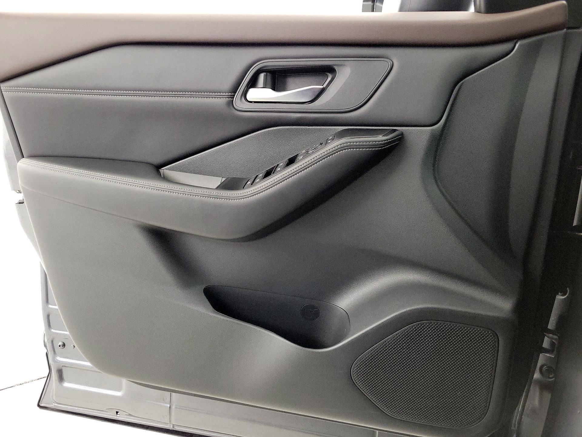 Thumbnail: 2022 Nissan Rogue - 12