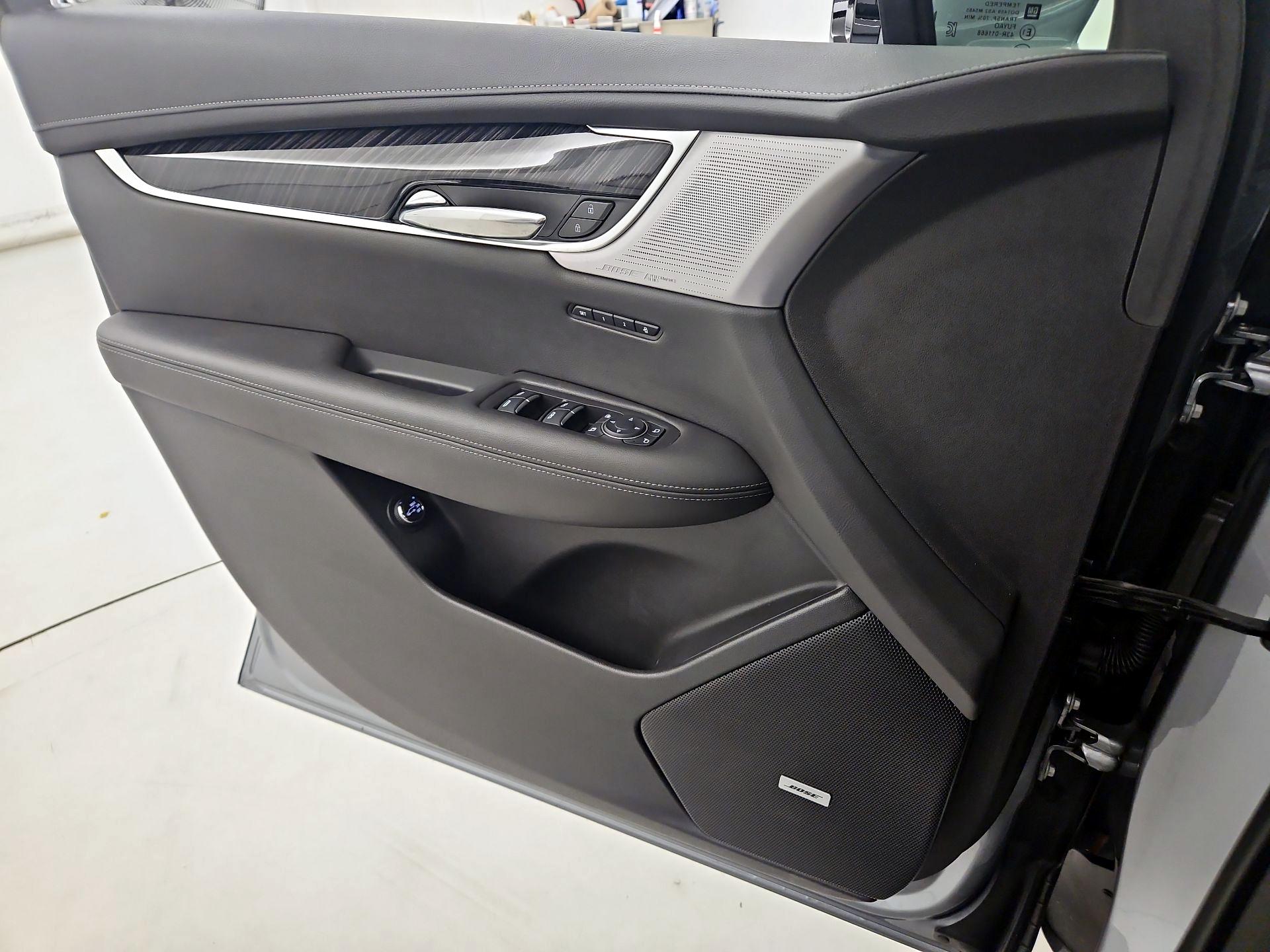 Thumbnail: 2024 Cadillac XT6 - 12