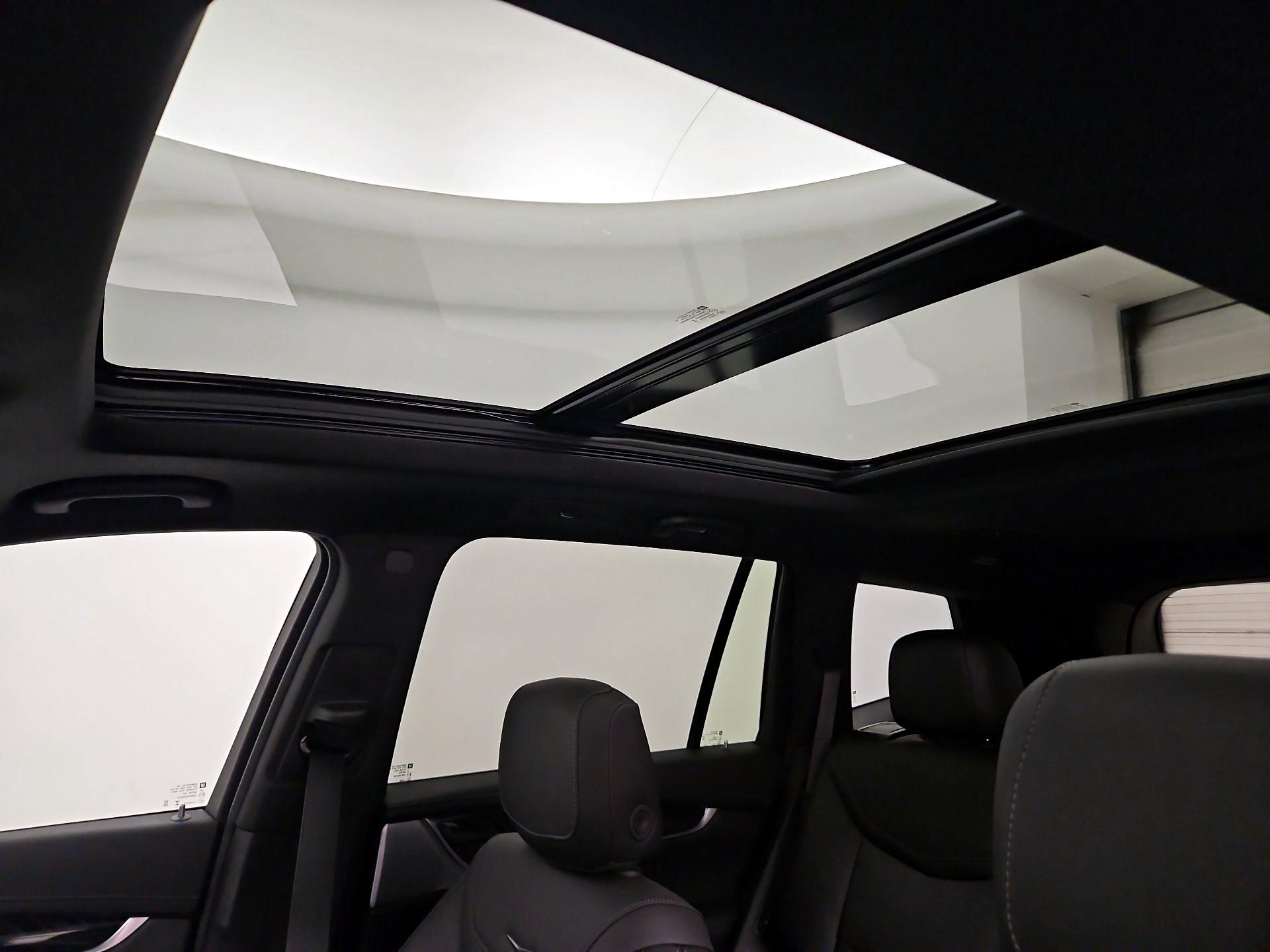 Thumbnail: 2024 Cadillac XT6 - 20