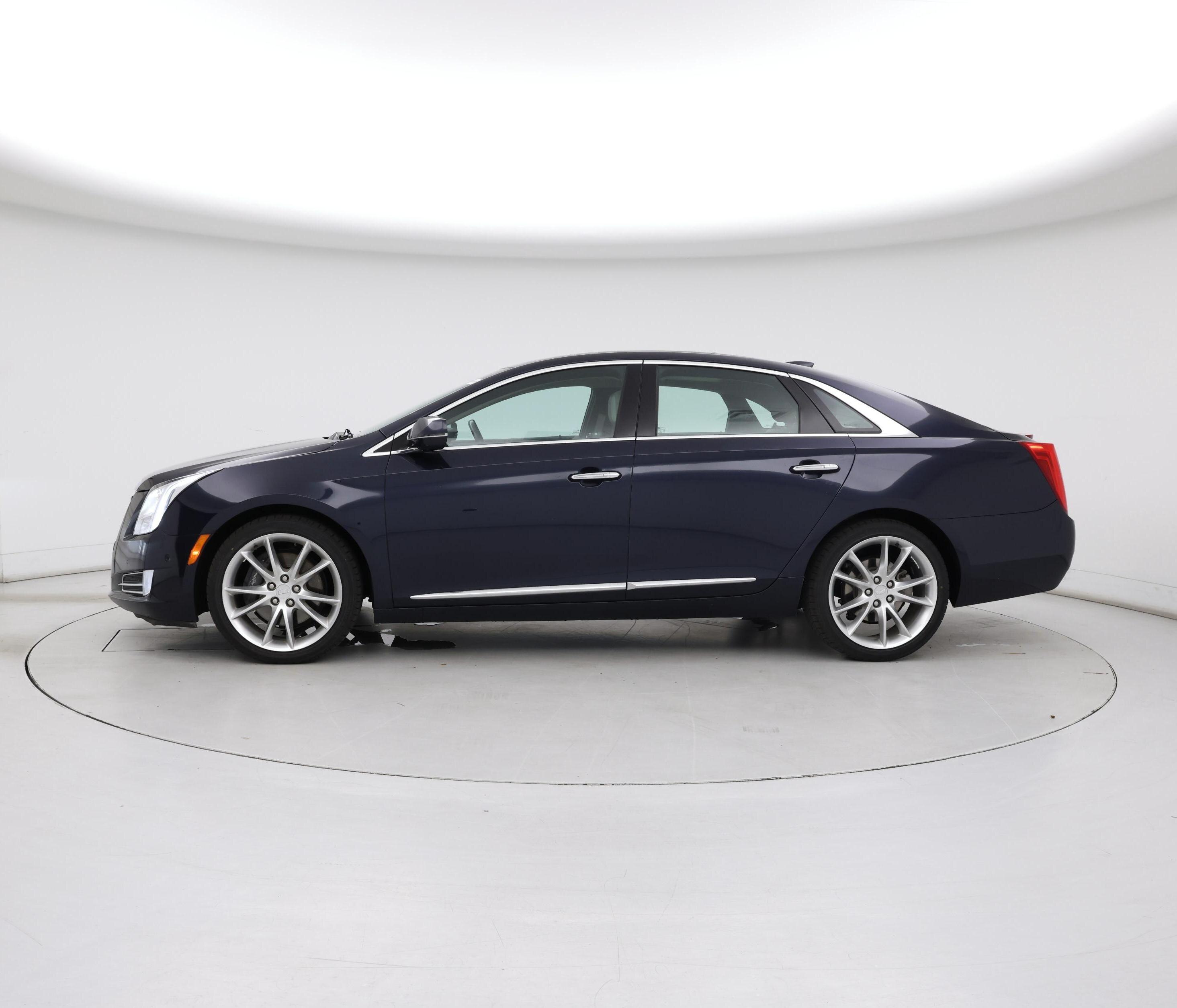 Thumbnail: 2017 Cadillac XTS - 3