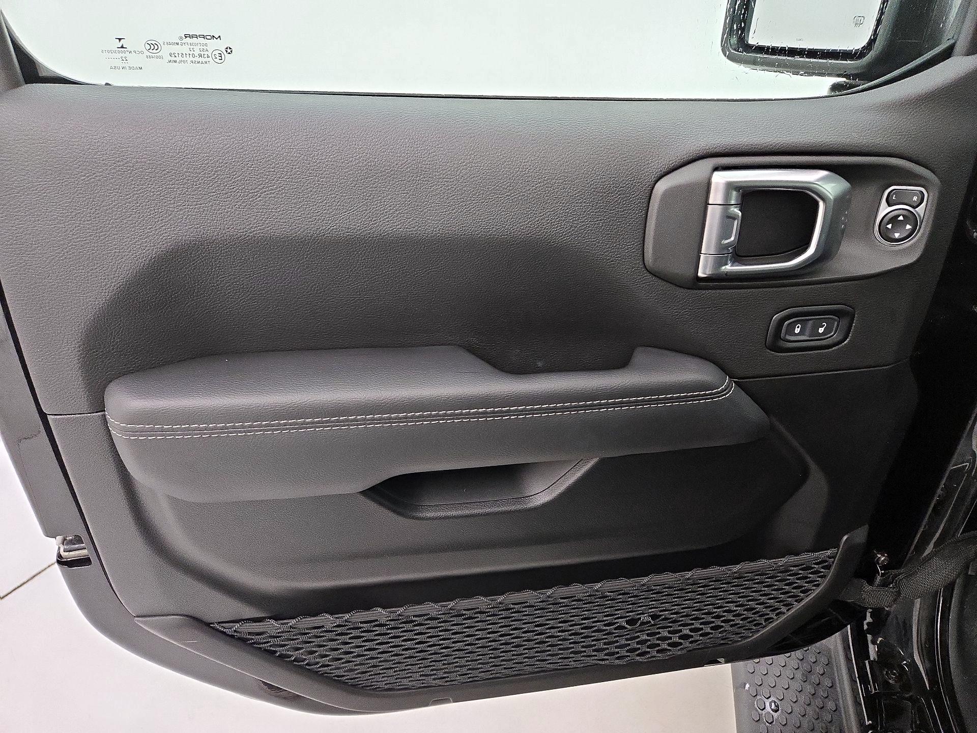 Thumbnail: 2022 Jeep Wrangler - 12