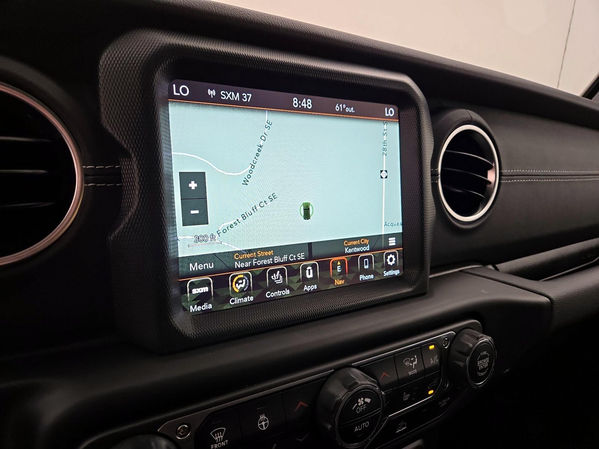 Thumbnail: 2022 Jeep Wrangler - 14