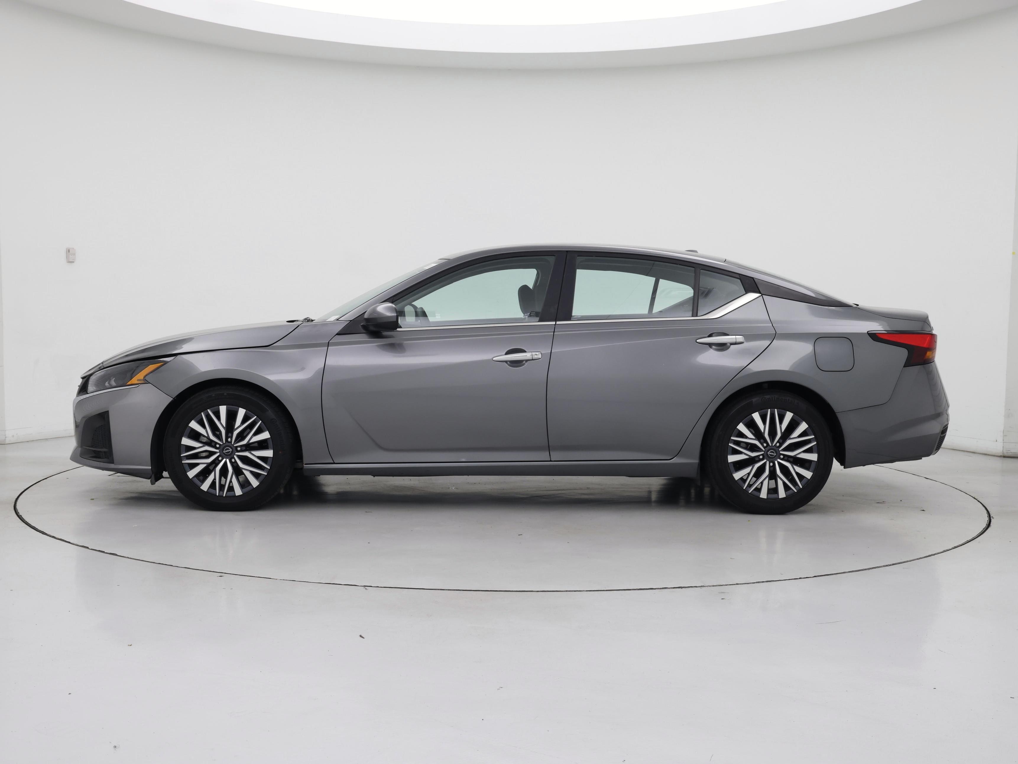 Thumbnail: 2023 Nissan Altima - 3