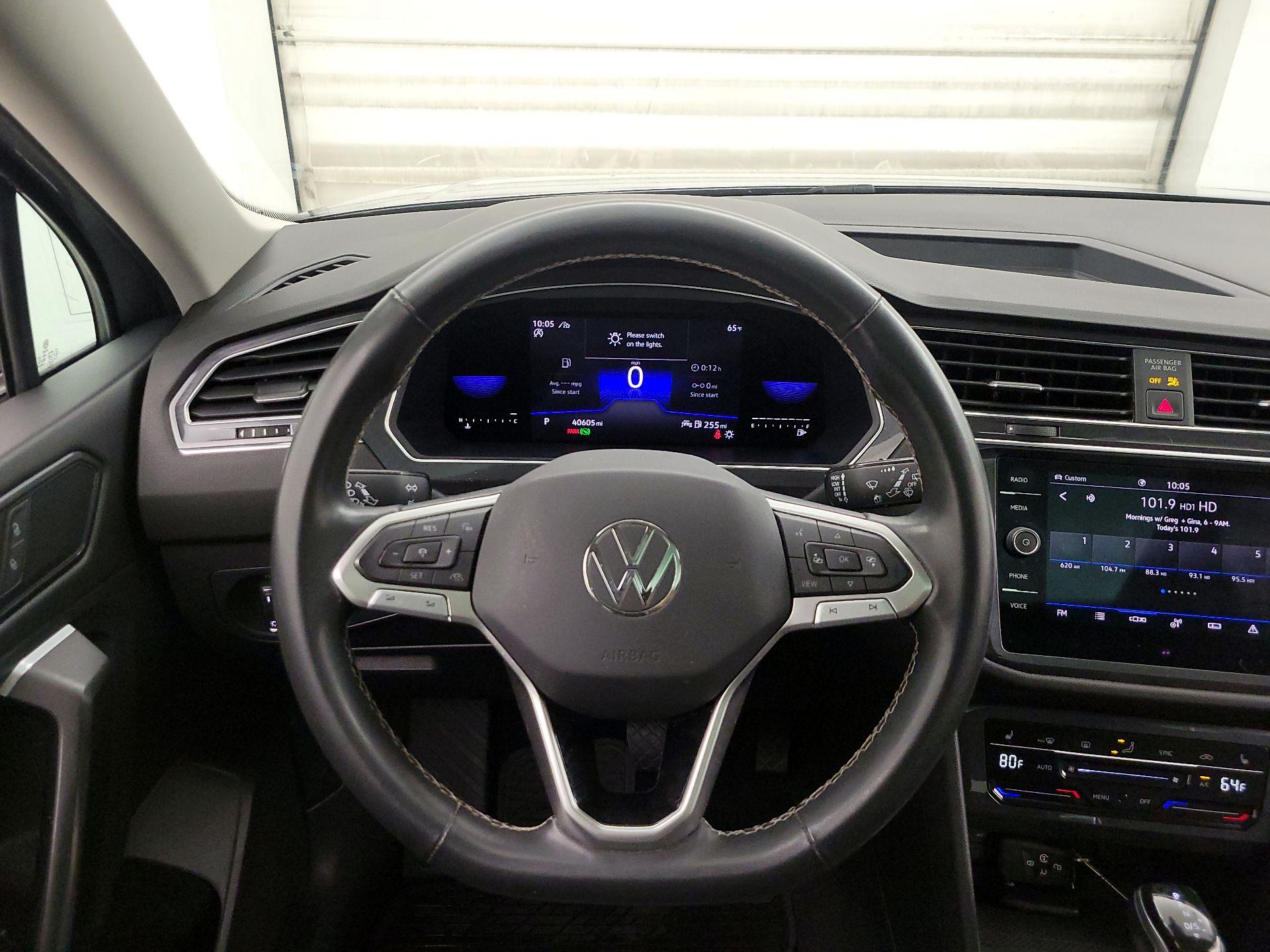 Thumbnail: 2022 Volkswagen Tiguan - 10