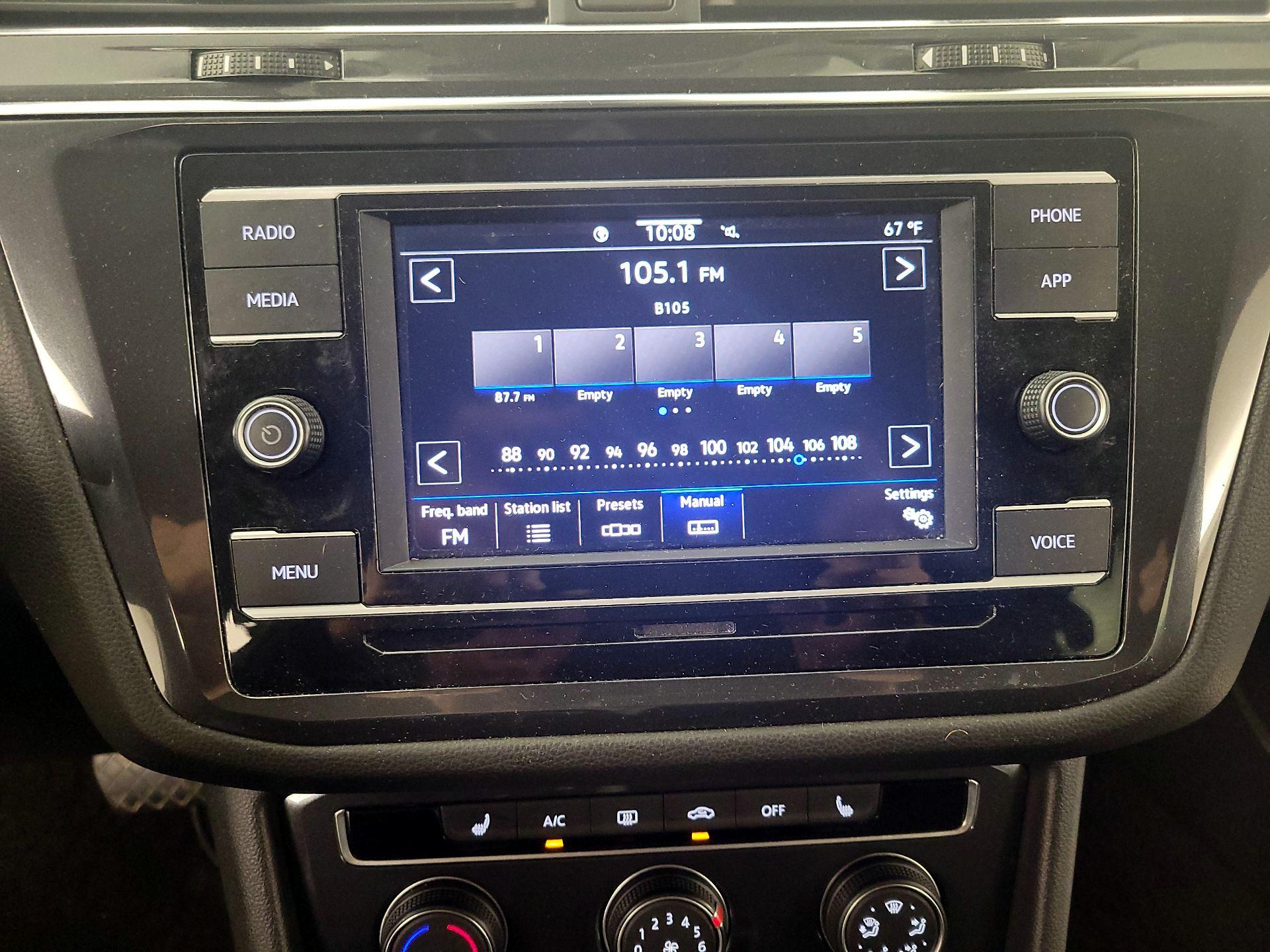 Thumbnail: 2022 Volkswagen Tiguan - 15