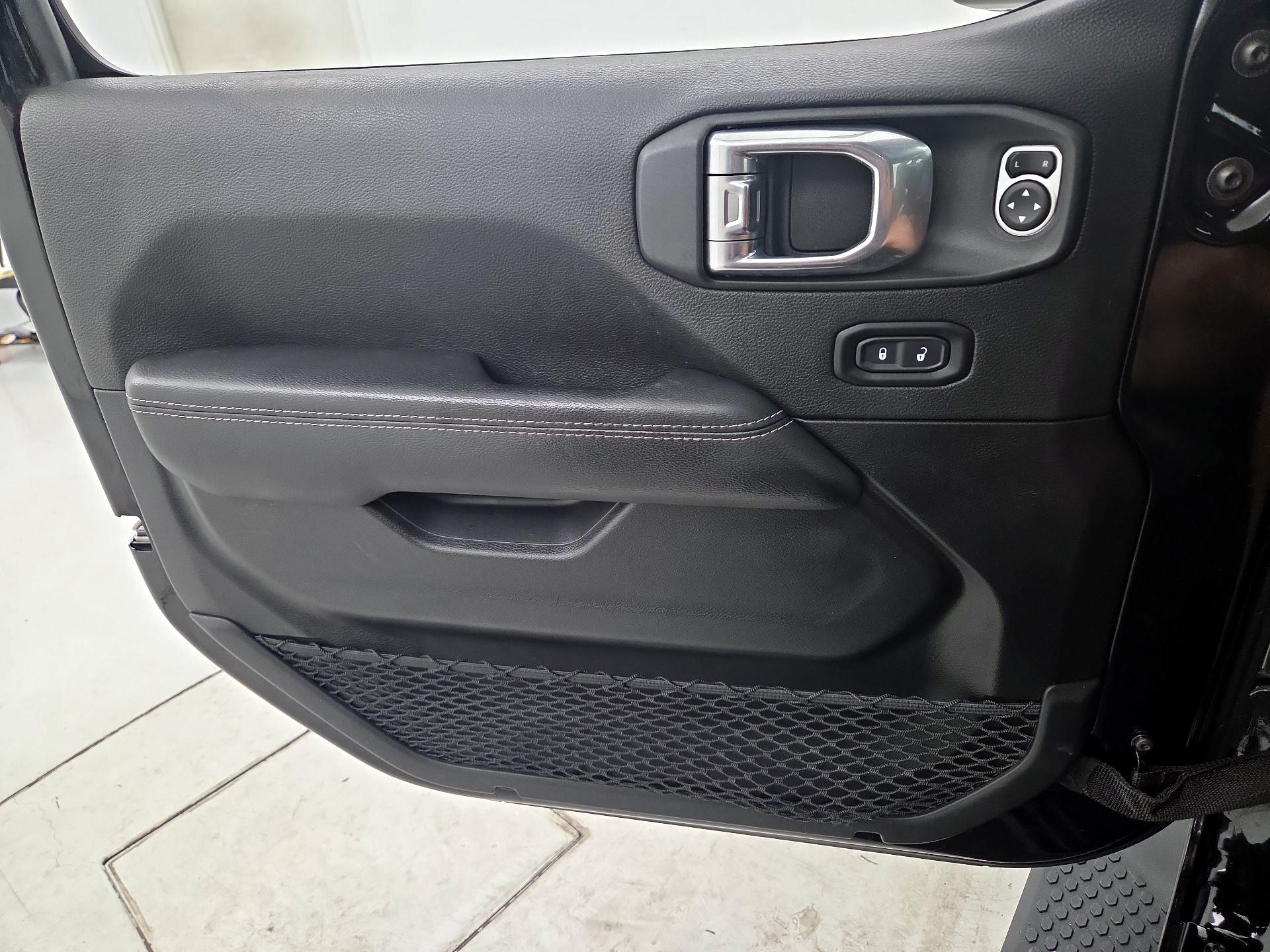 Thumbnail: 2021 Jeep Wrangler - 12