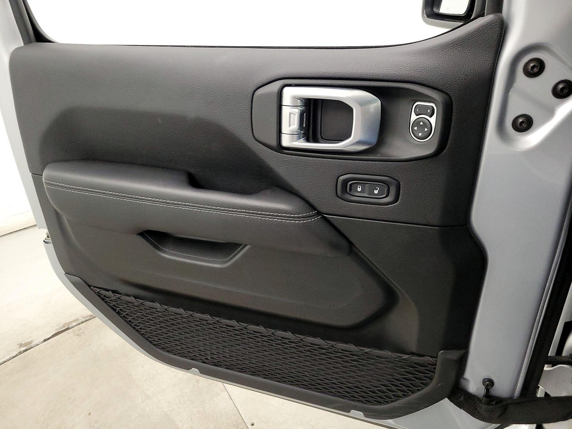 Thumbnail: 2022 Jeep Wrangler - 12