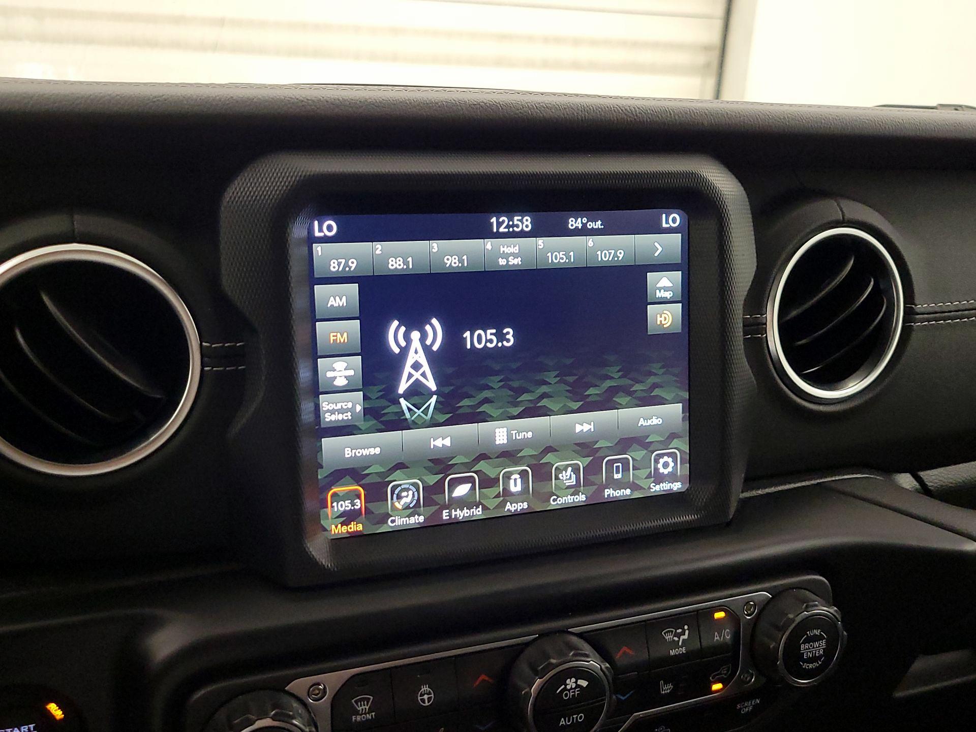 Thumbnail: 2022 Jeep Wrangler - 15