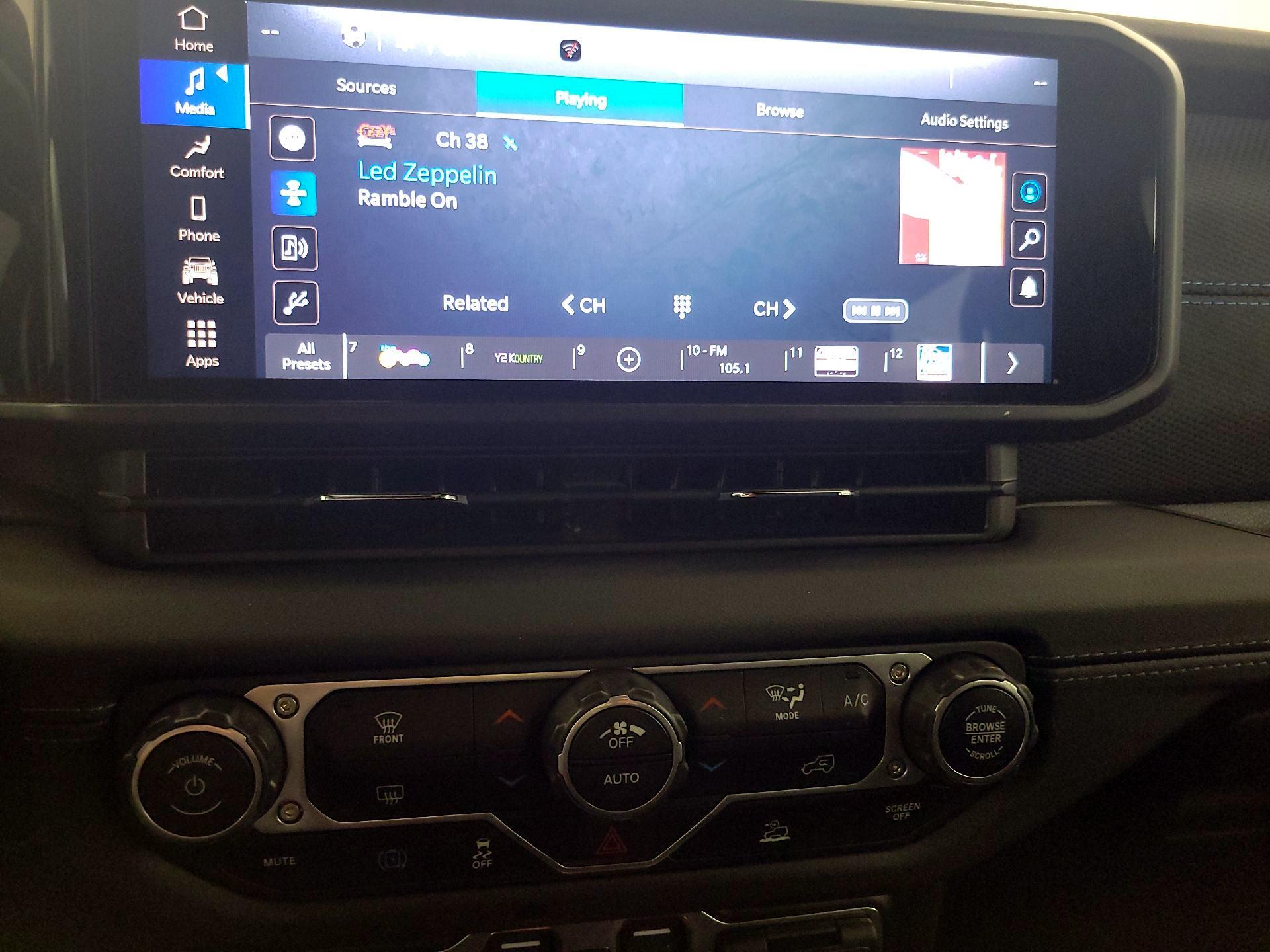 Thumbnail: 2024 Jeep Wrangler - 15