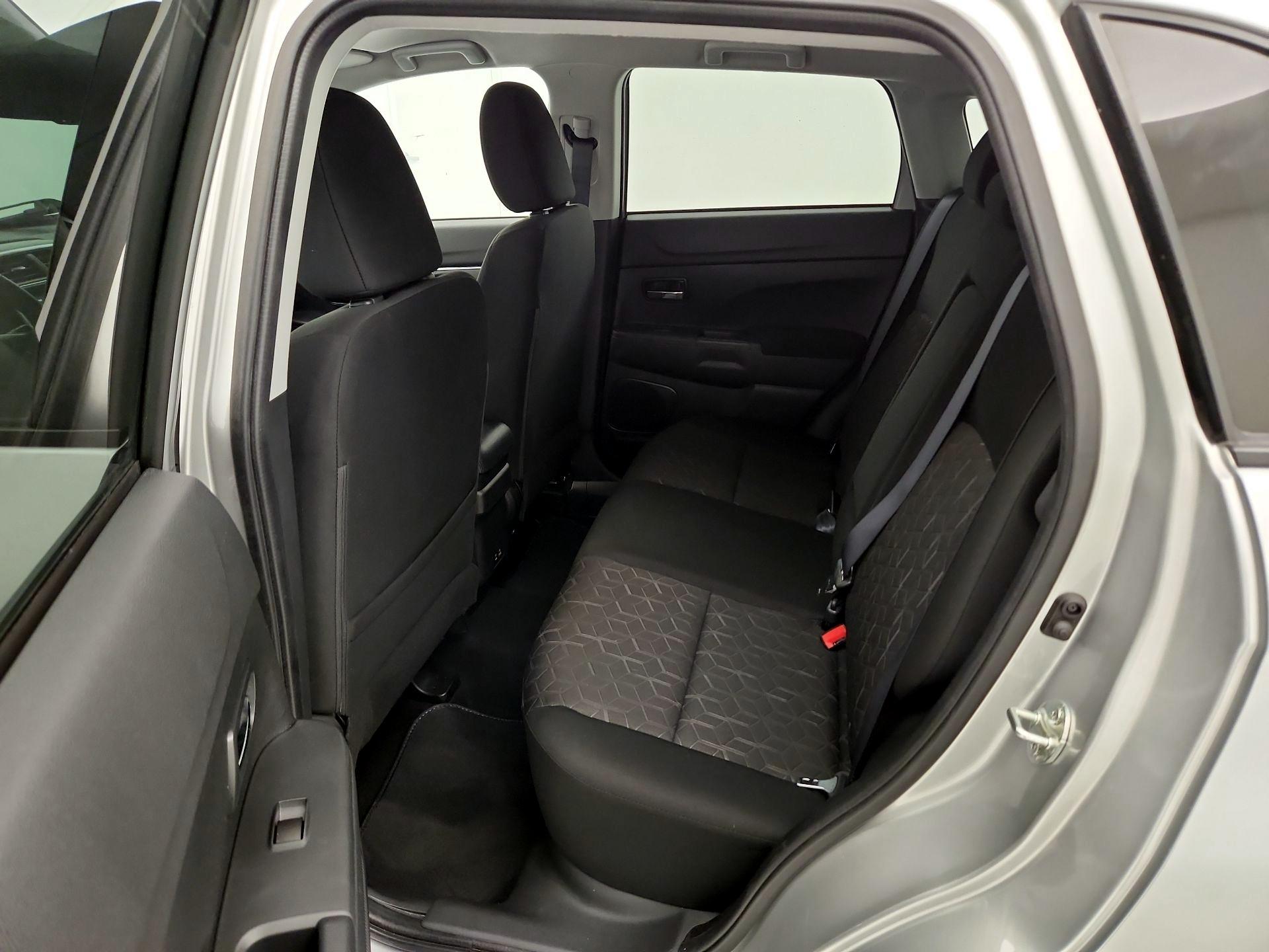 Thumbnail: 2023 Mitsubishi Outlander Sport - 19